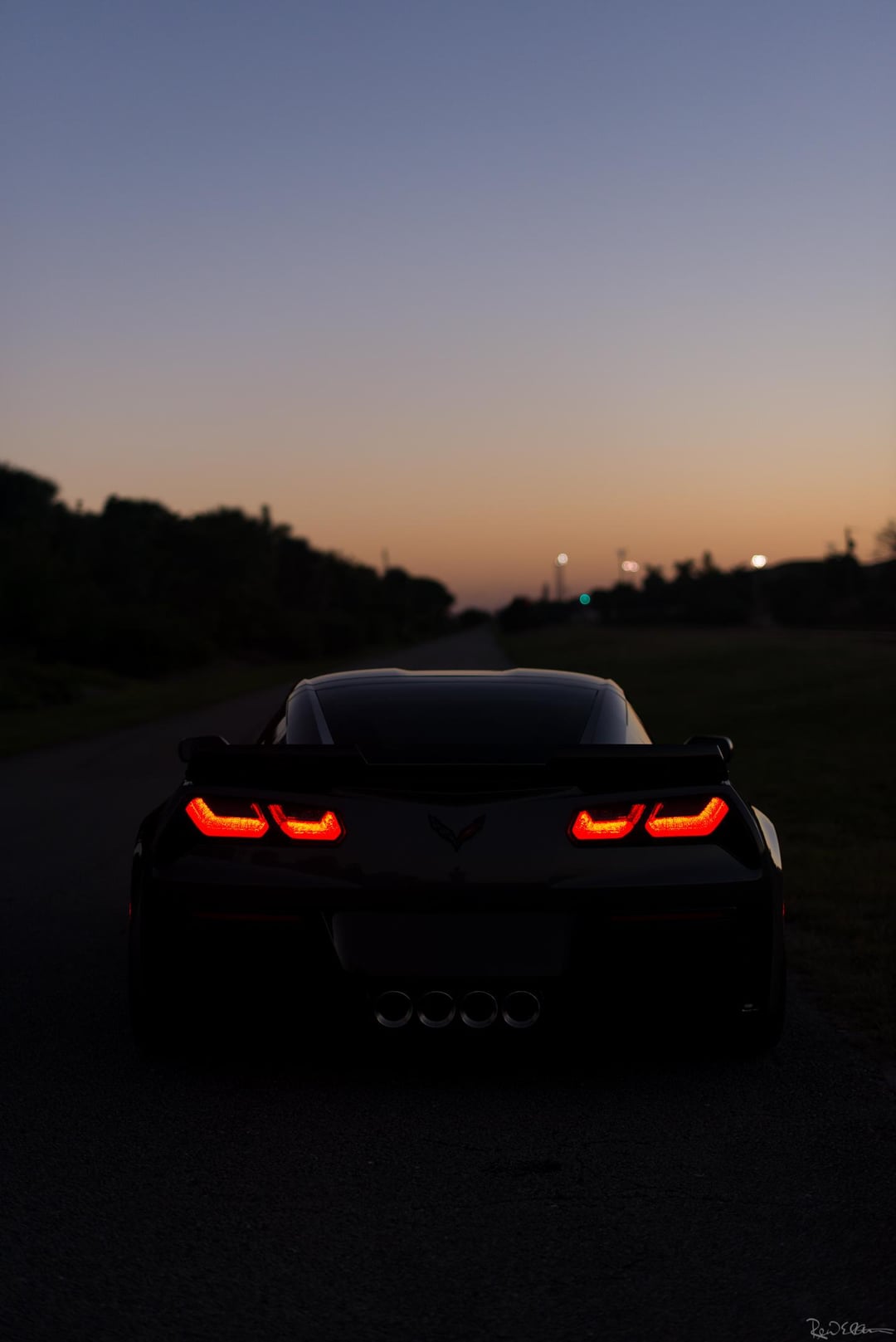 I took this last night of my C7Z and ended up using it as my phone background. Thought I'd share if anyone needed a new background as well