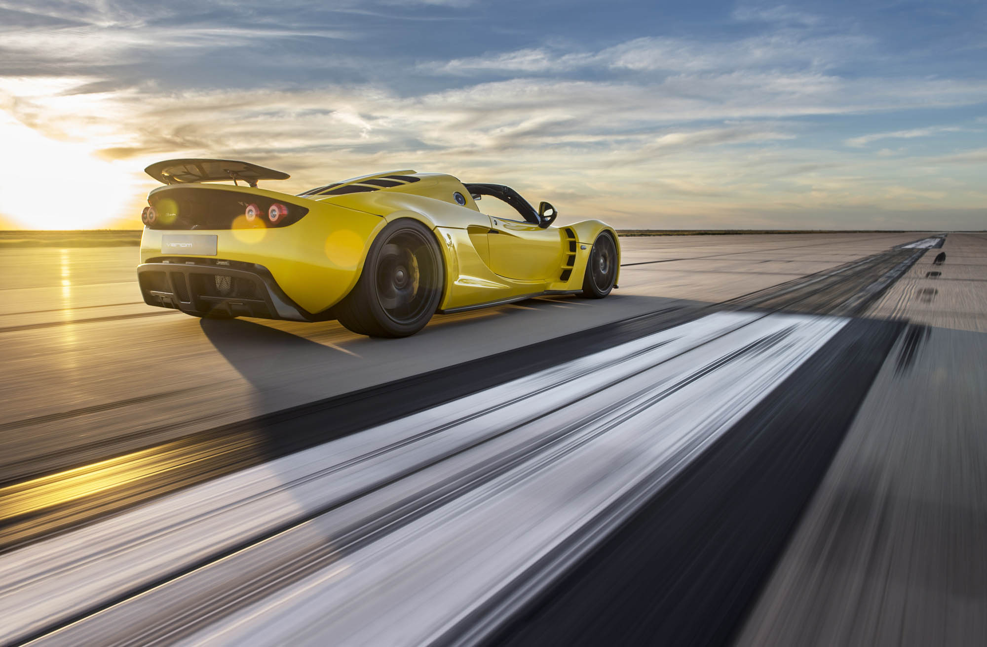 World's Fastest Convertible: 265.6 MPH Hennessey Venom GT Spyder. Hennessey Venom GT
