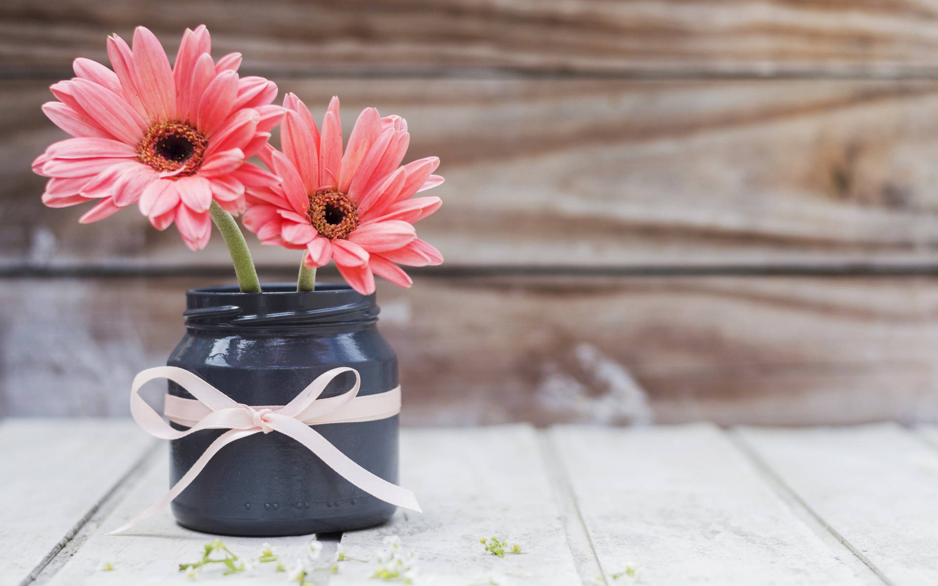 Flower Vase Wallpaper