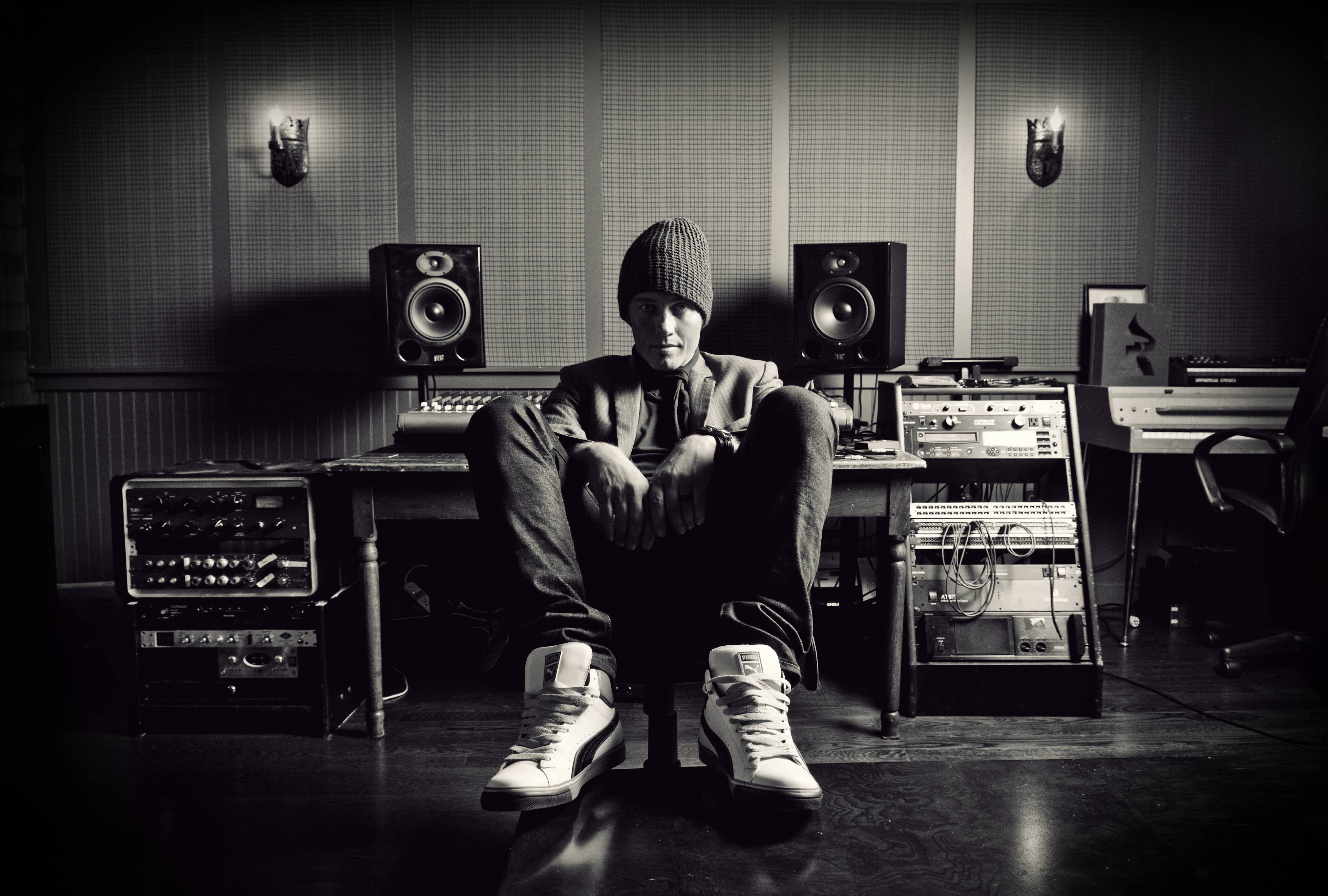 Hip Hop Artist In Studio HD Wallpaper