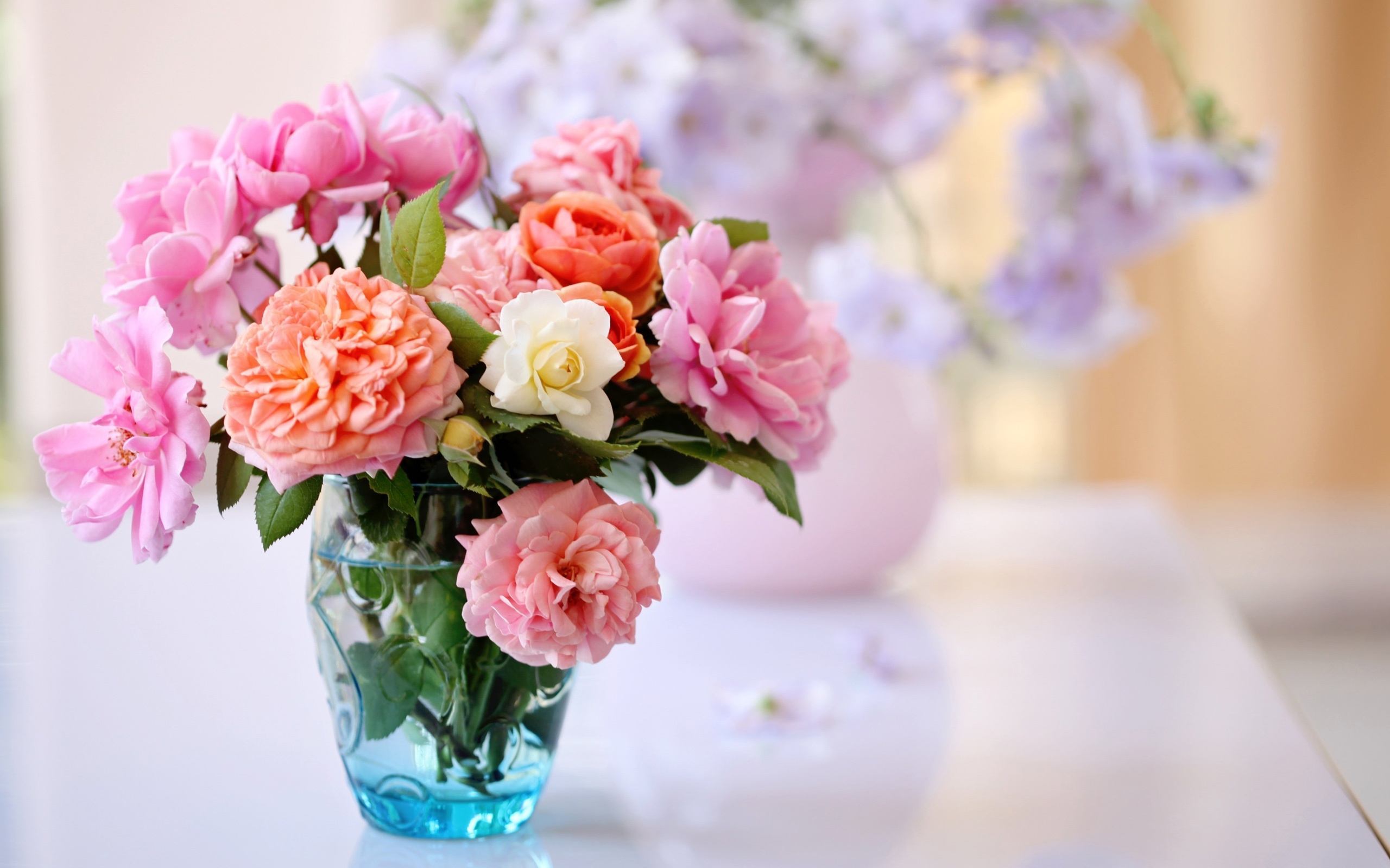 Flower Vase Wallpaper Background