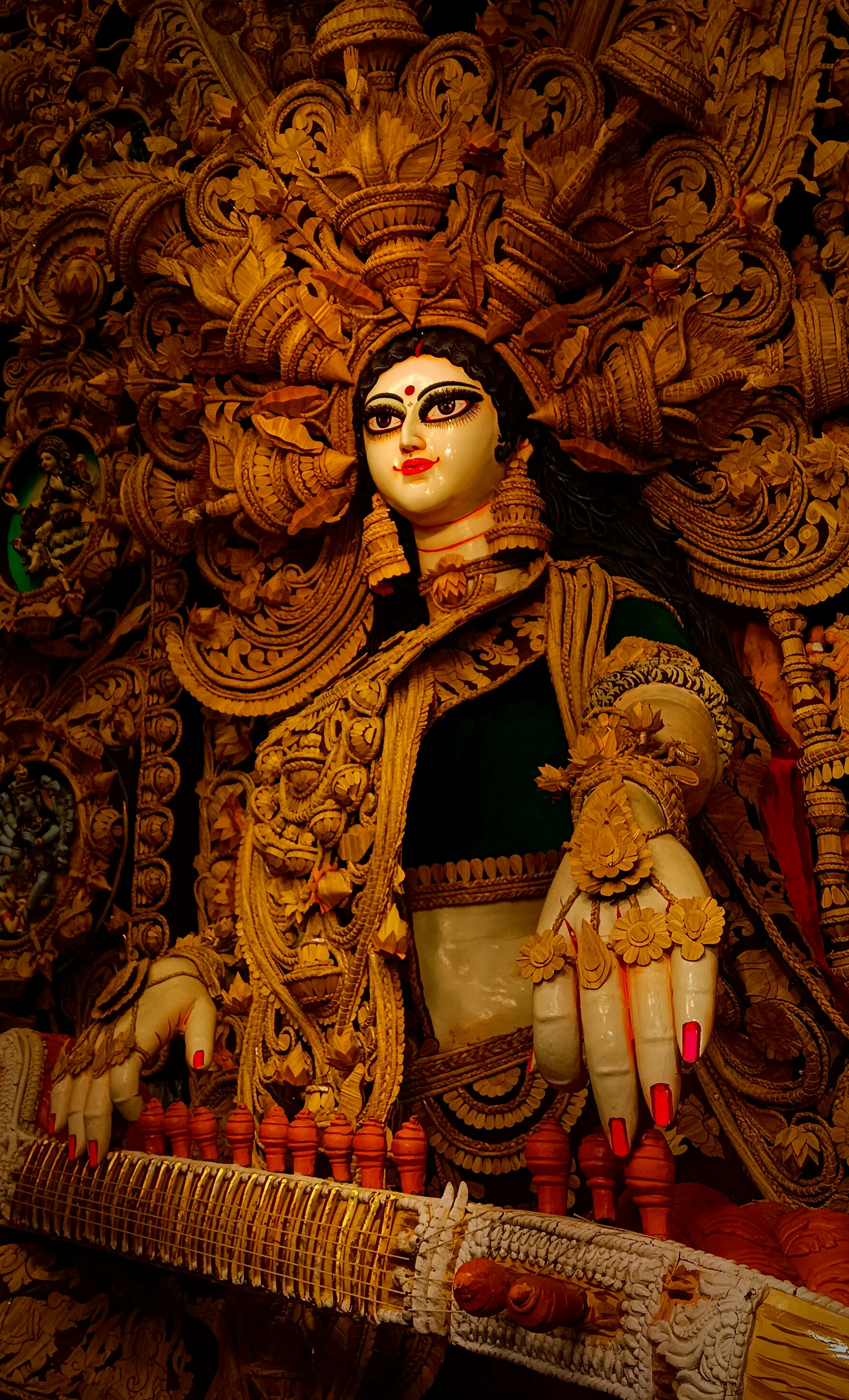 Intricate Idol of Hindu Goddess Saraswati · Free