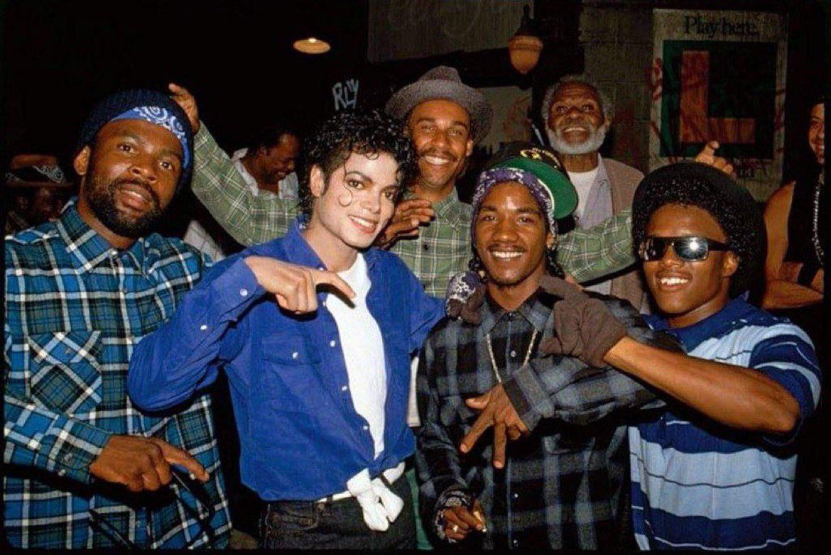 Michael Jackson behind the scenes of “The Way You Make Me Feel” 1987