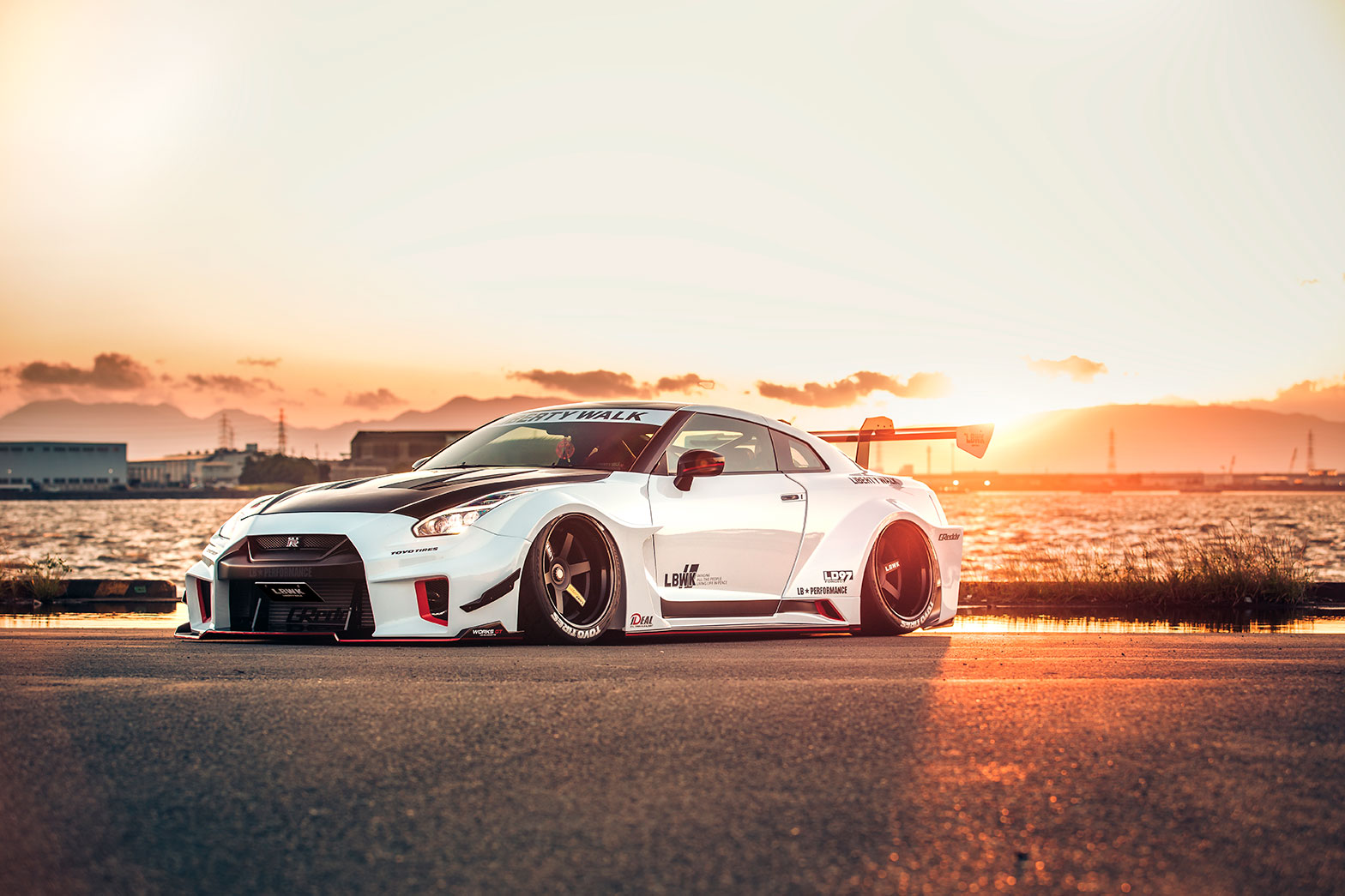 LB Silhouette WORKS GT NISSAN 35GT RR Walk. リバティーウォーク Complete Car And Customize!