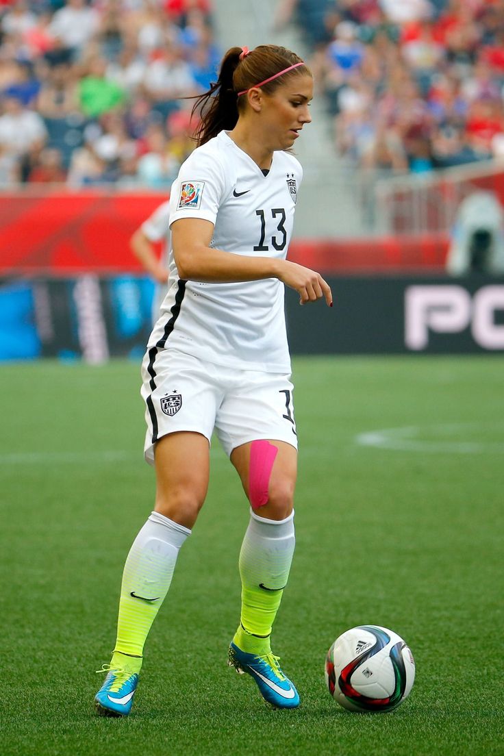 Alex Morgan 13 iPhone Wallpaper
