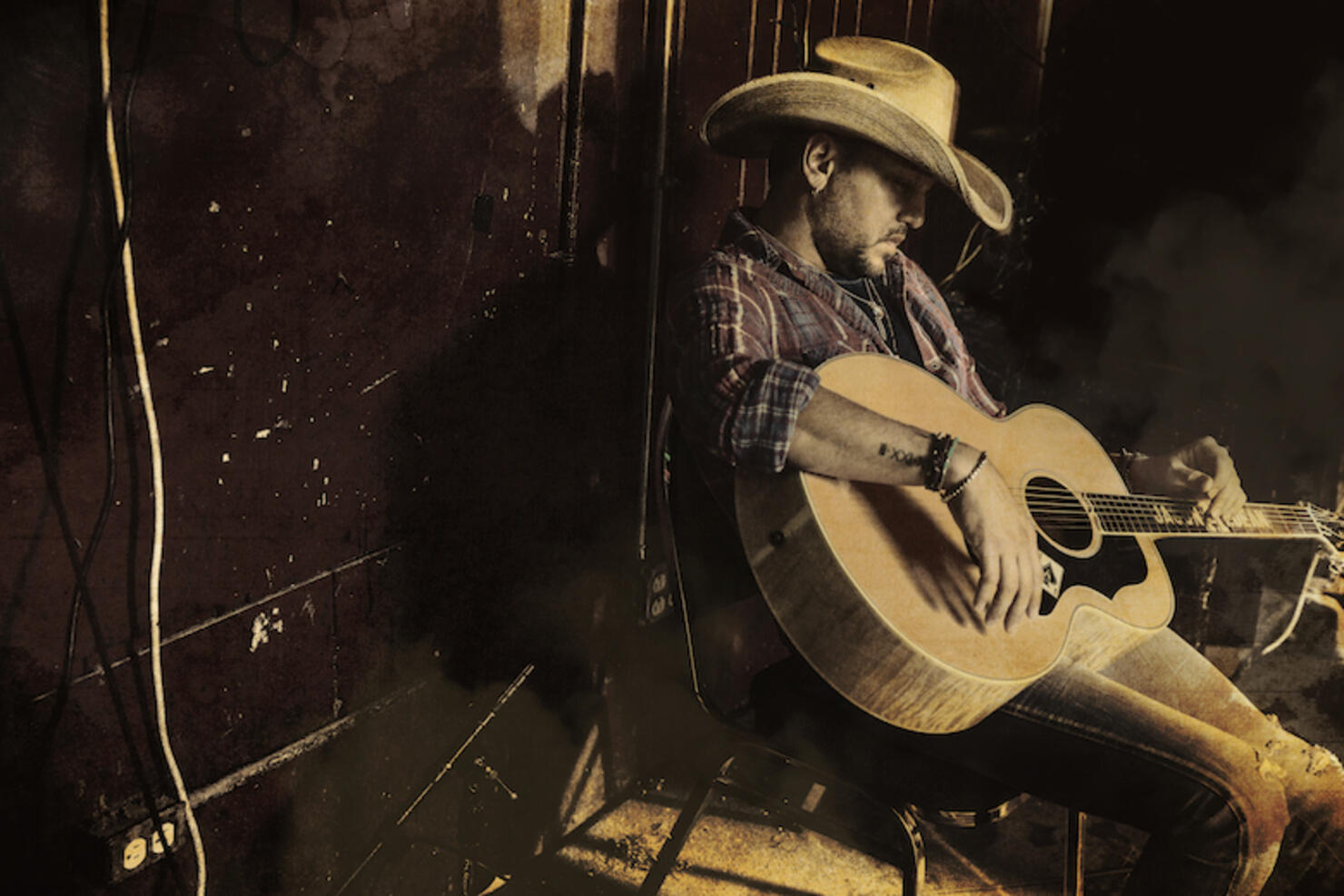Jason Aldean Details New Album 'Rearview Town'