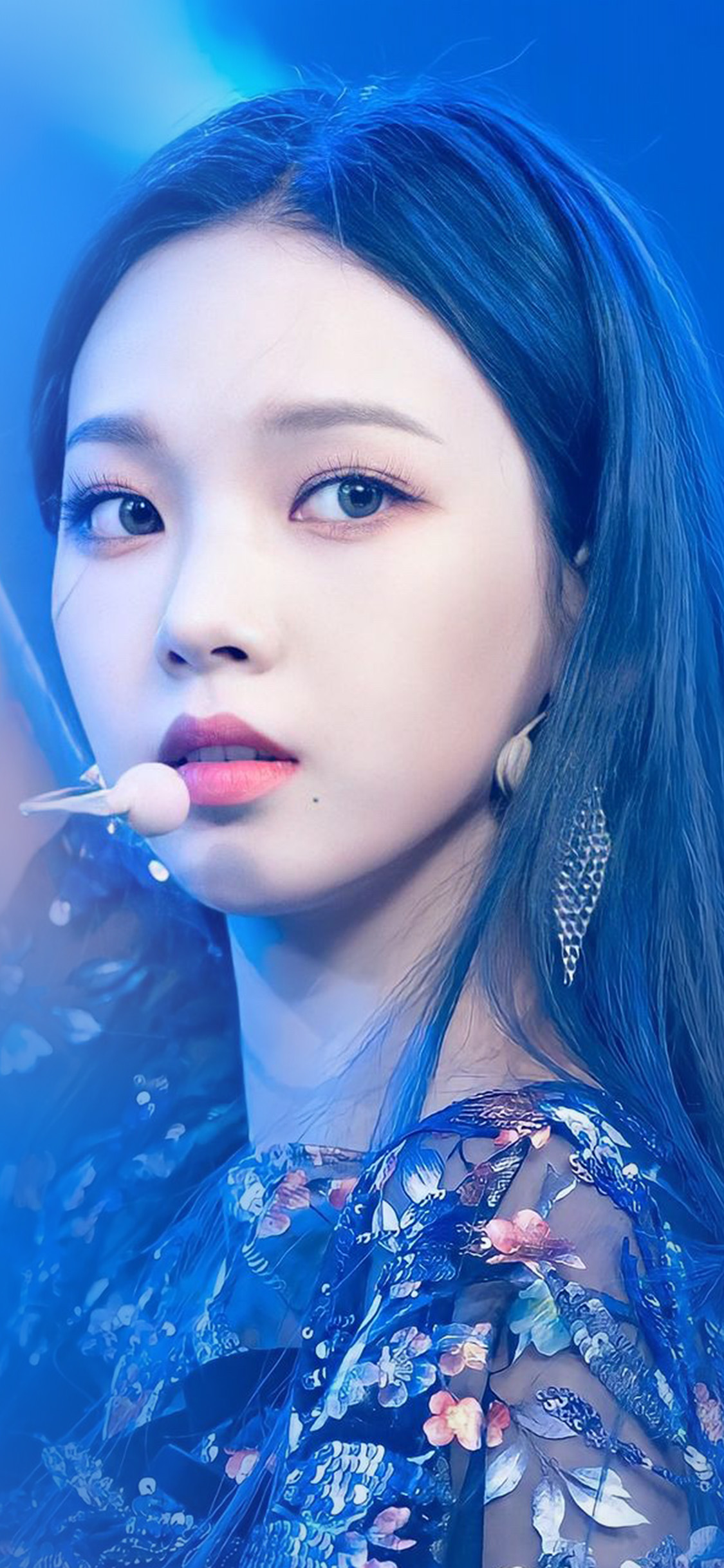 iPhone X wallpaper. karina aespa girl blue kpop