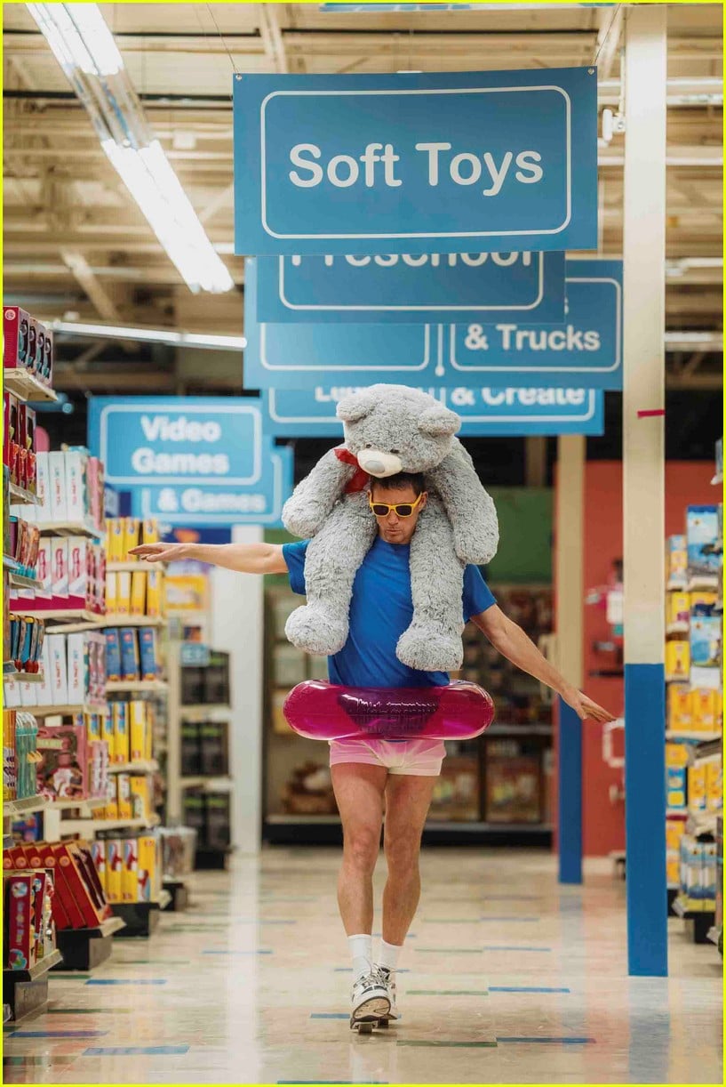 Channing Tatum Wears Short Shorts & Pool Floatie on 'Roofman' Movie Poster: Photo 5178231. Channing Tatum, Movies, Roofman Photo. Just Jared: Entertainment News