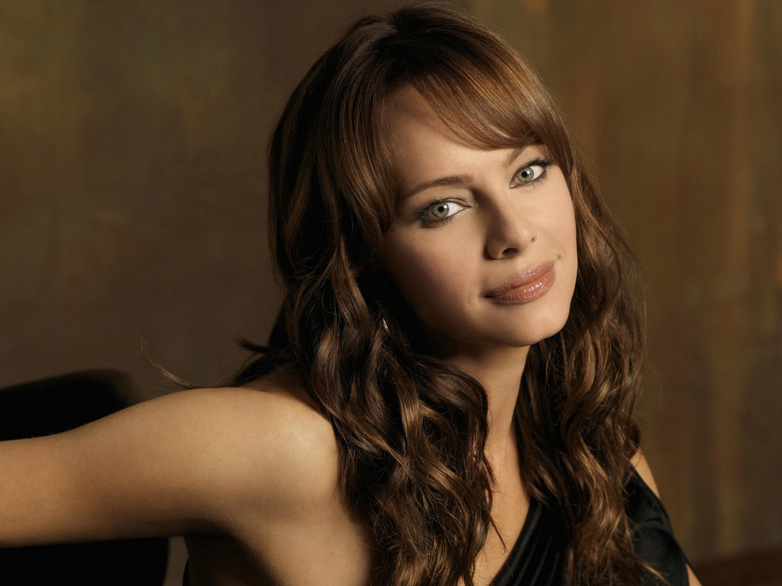 Melinda Clarke HD Celebrity Portrait Wallpaper