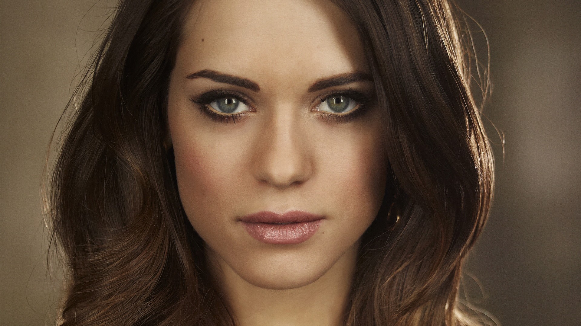 Free Melinda Clarke 4K Wallpaper & Desktop HD Background for PC