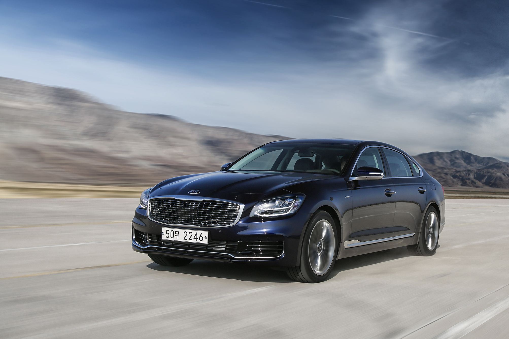 Kia K900 first drive: Try, try again