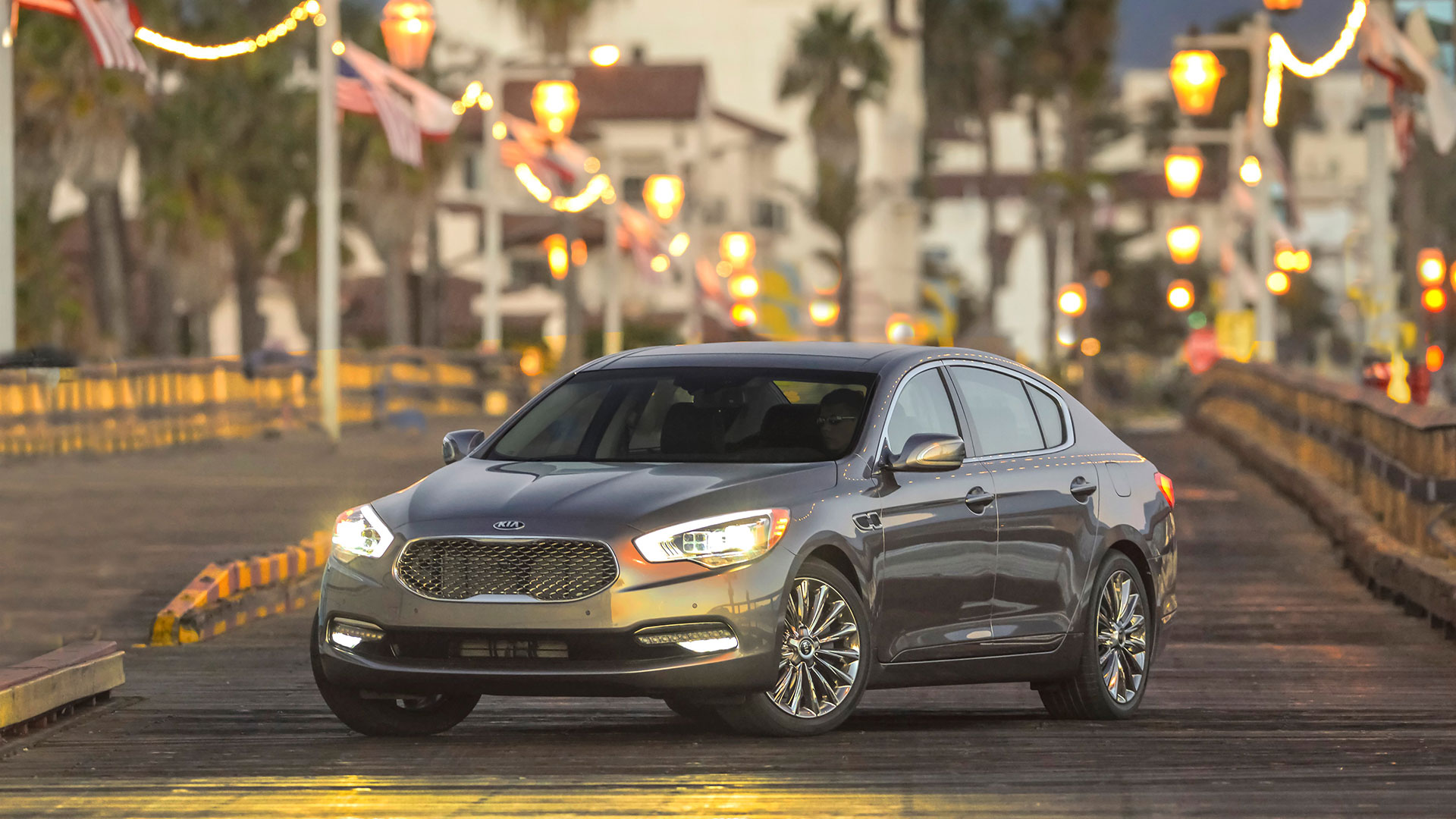 Kia's K900 Is the Fake Rolex of Fullsize Sedans