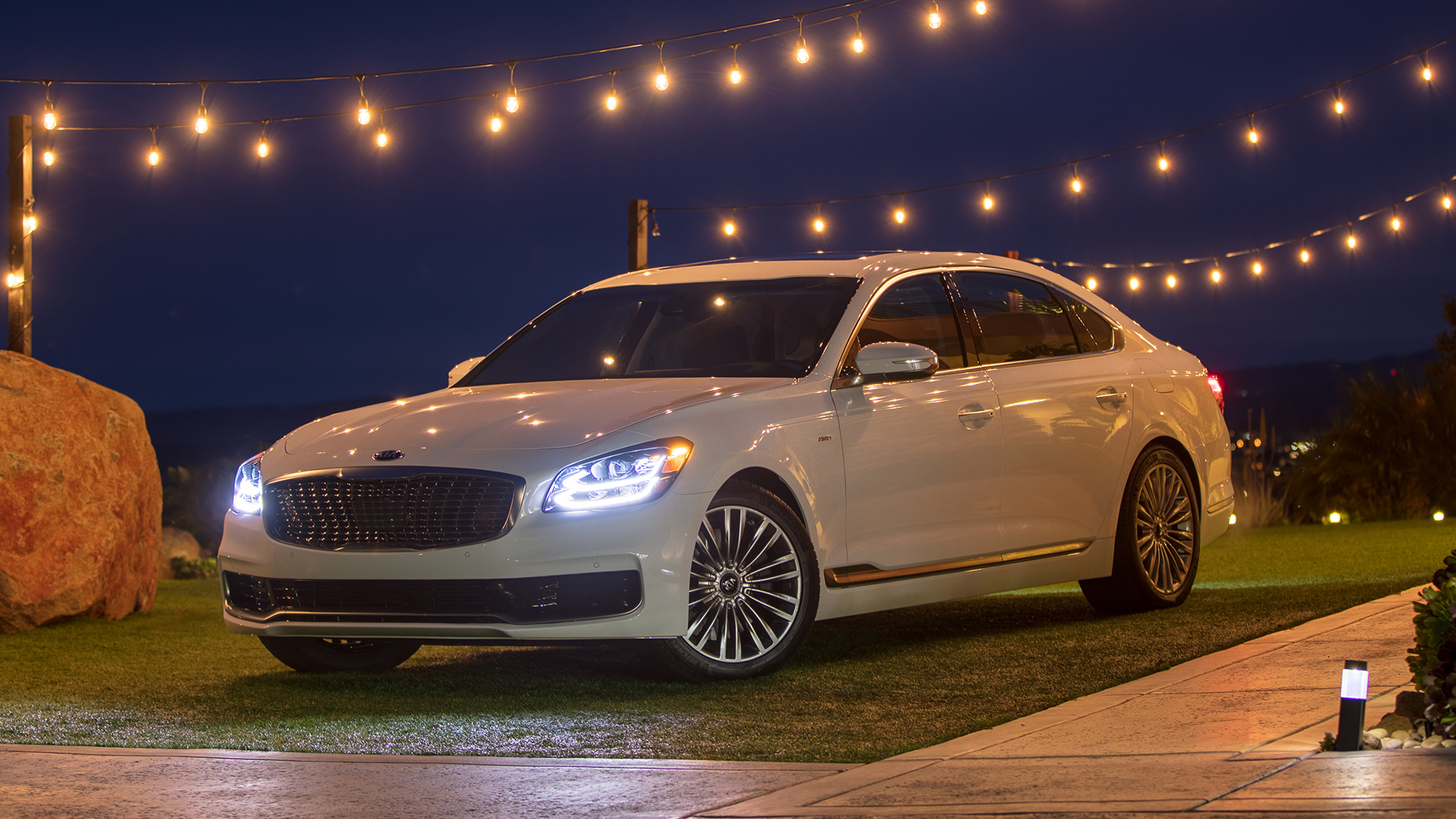 Kia K900 Review: This Korean All Wheel Drive Luxury Sedan Is The Best LS Lexus Never Built