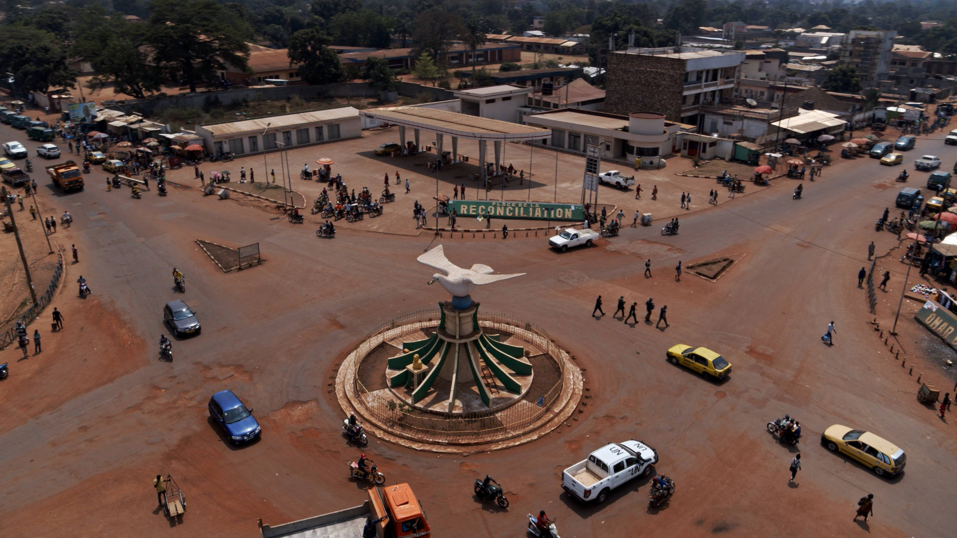 Download Roundabout In Central African Republic Wallpaper