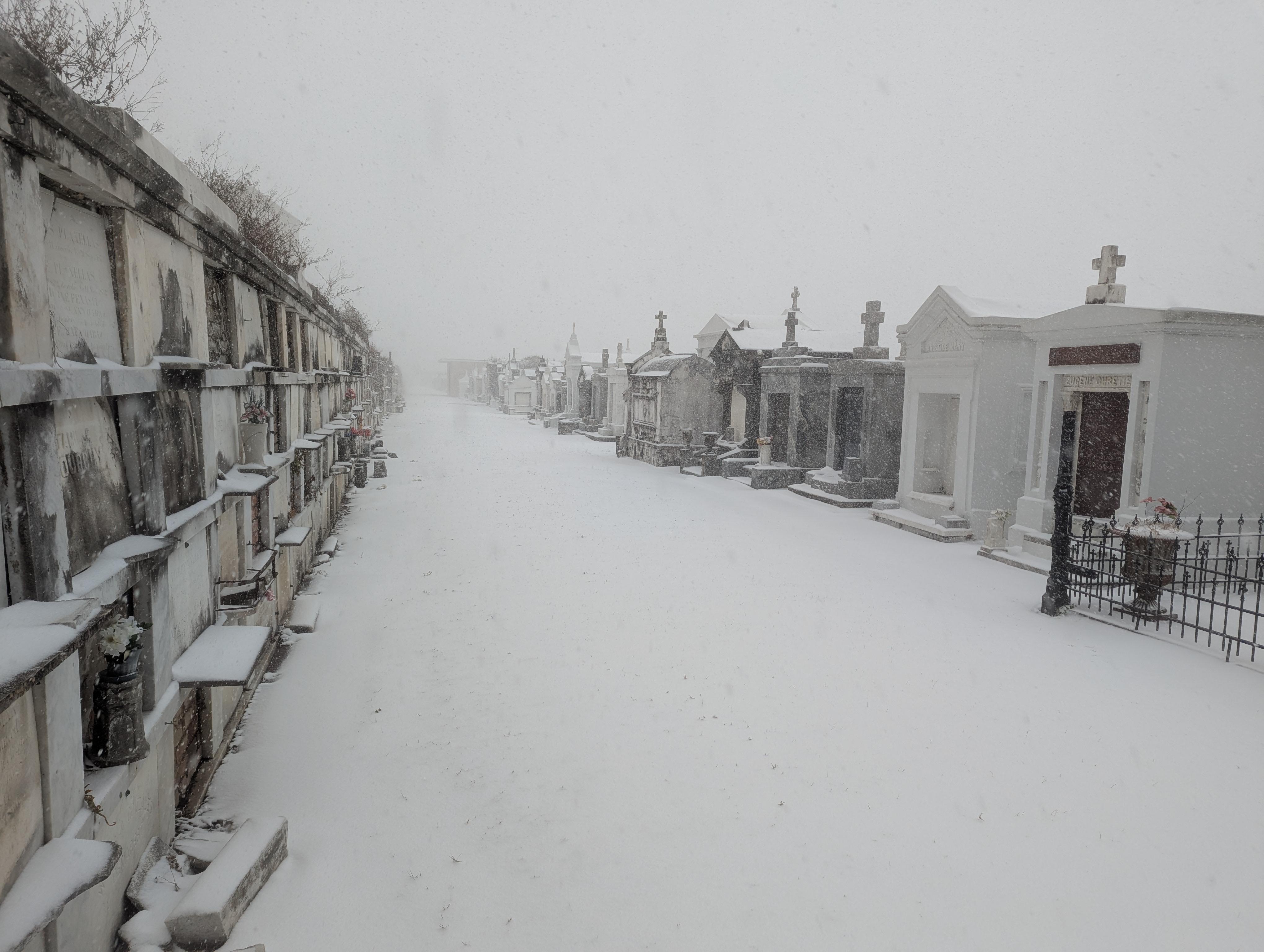 If anyone managed to get better graveyard photo, let me know. My phone died of the cold