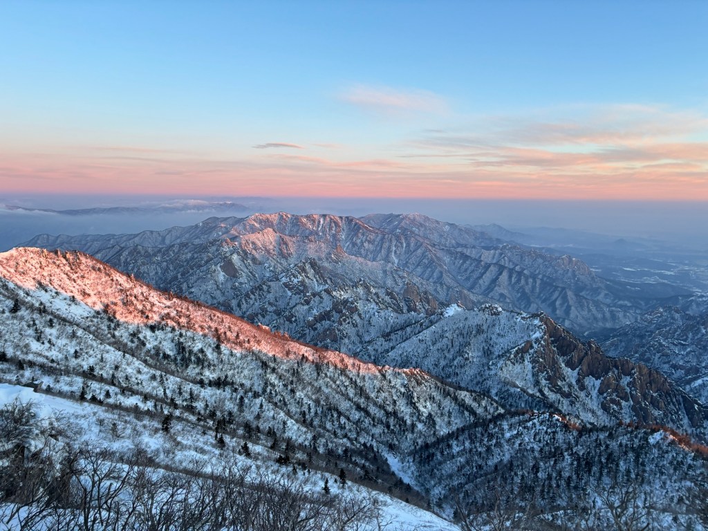 Winter Hiking in Seoraksan National Park: Catching the Sunrise!