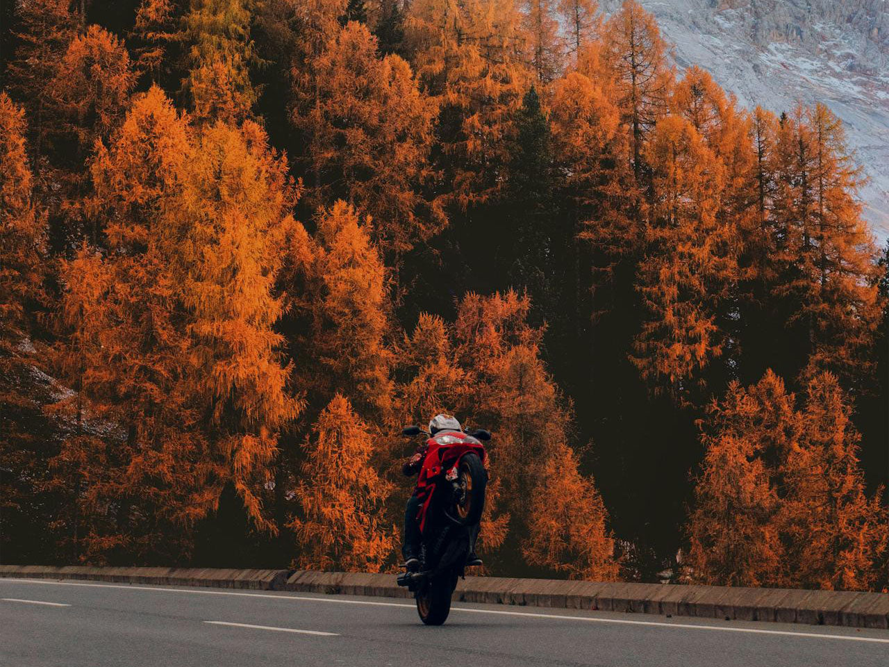 Epic Autumn Motorcycle Routes: Scenic Rides Await!