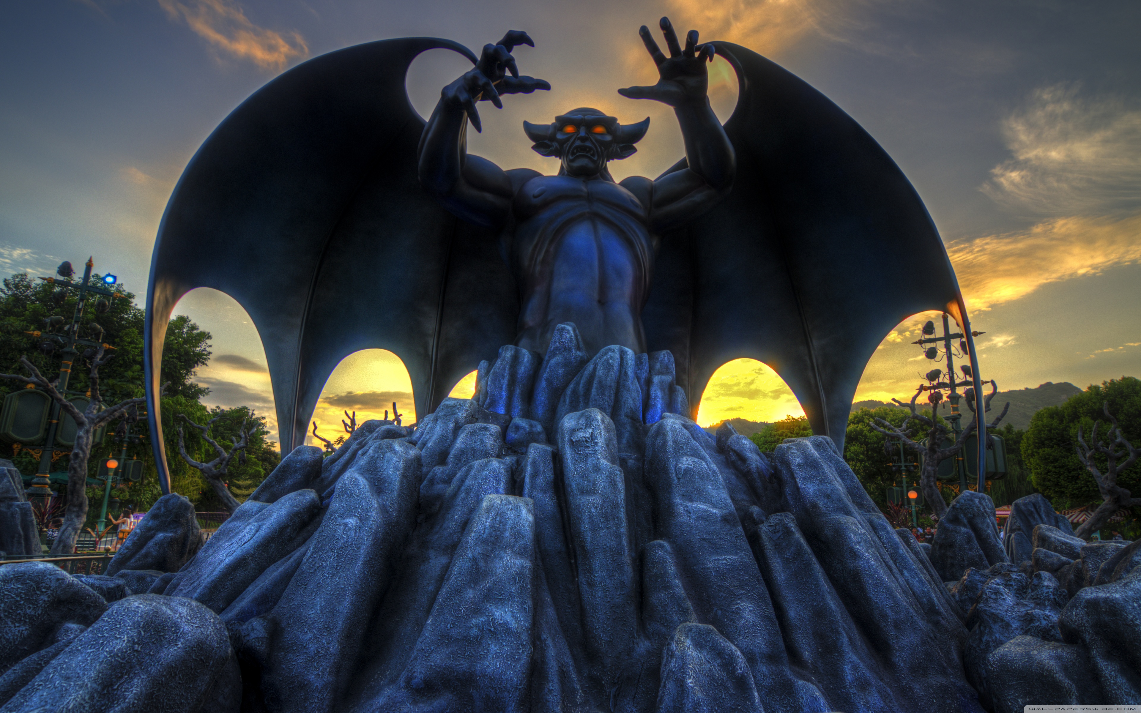 Disney Halloween 2013 4K UHD Wallpaper for UltraHD Desktop and TV, Widescreen and UltraWide Display, Smartphone and Tablet Devices