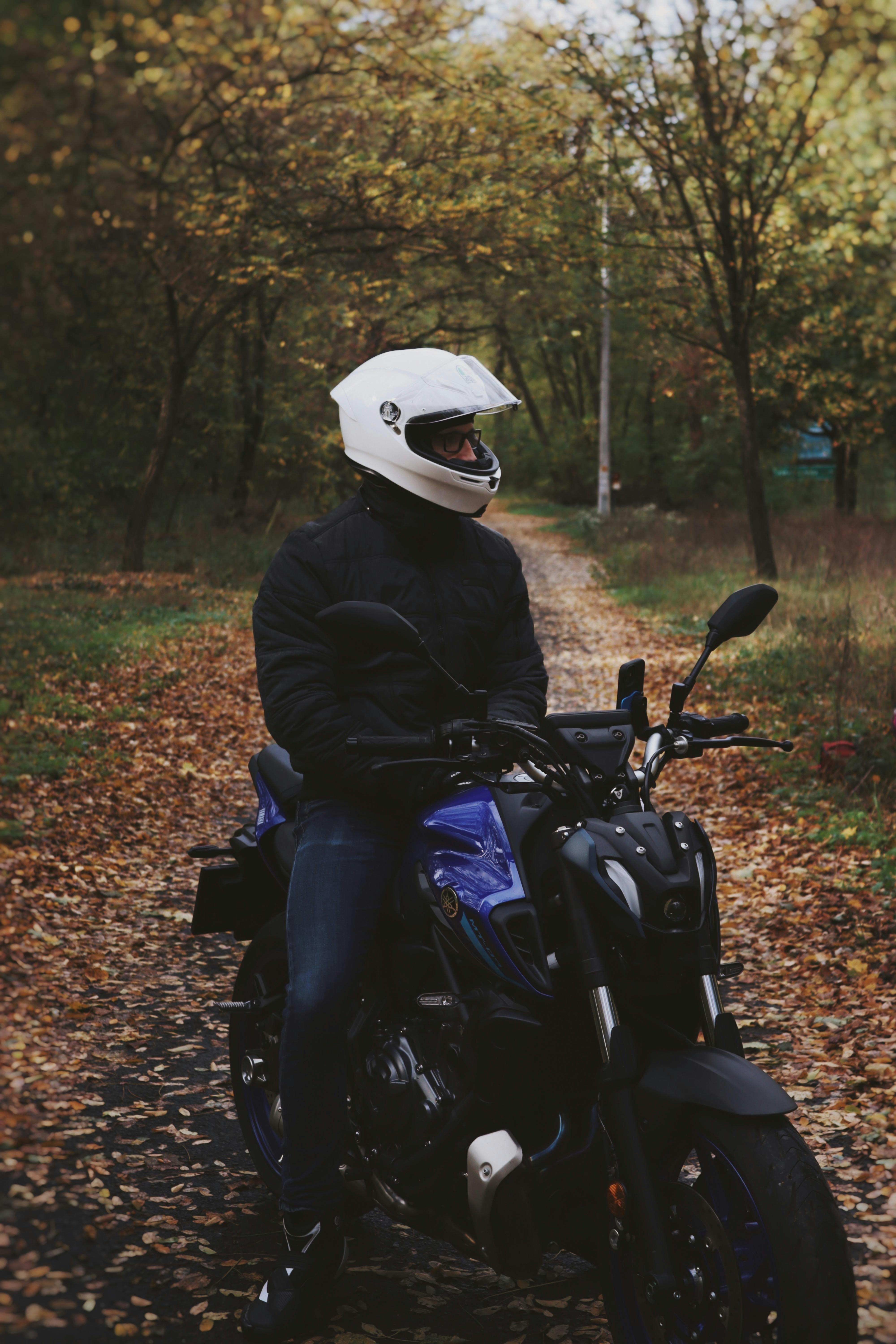 Bike with Motorcycle in Autumn Scenery · Free