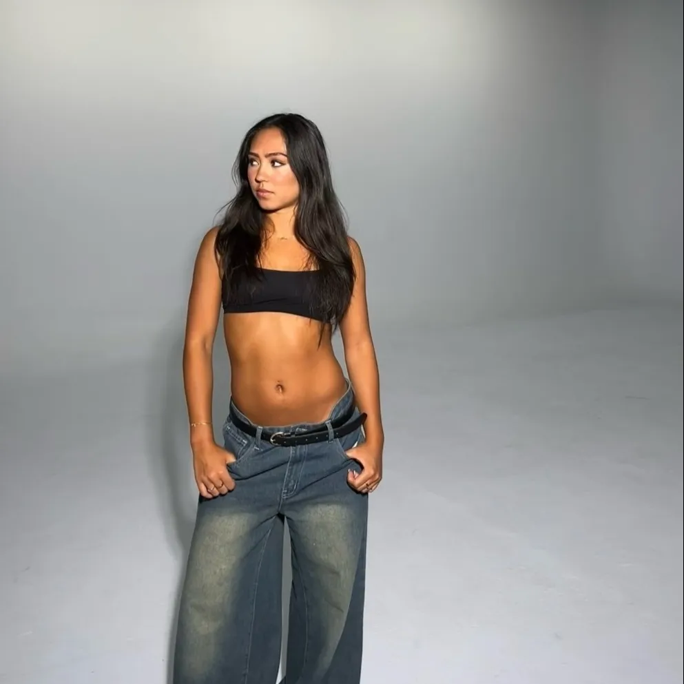 Explore personalized AI characters related to “mia van haarlem. PolyBuzz