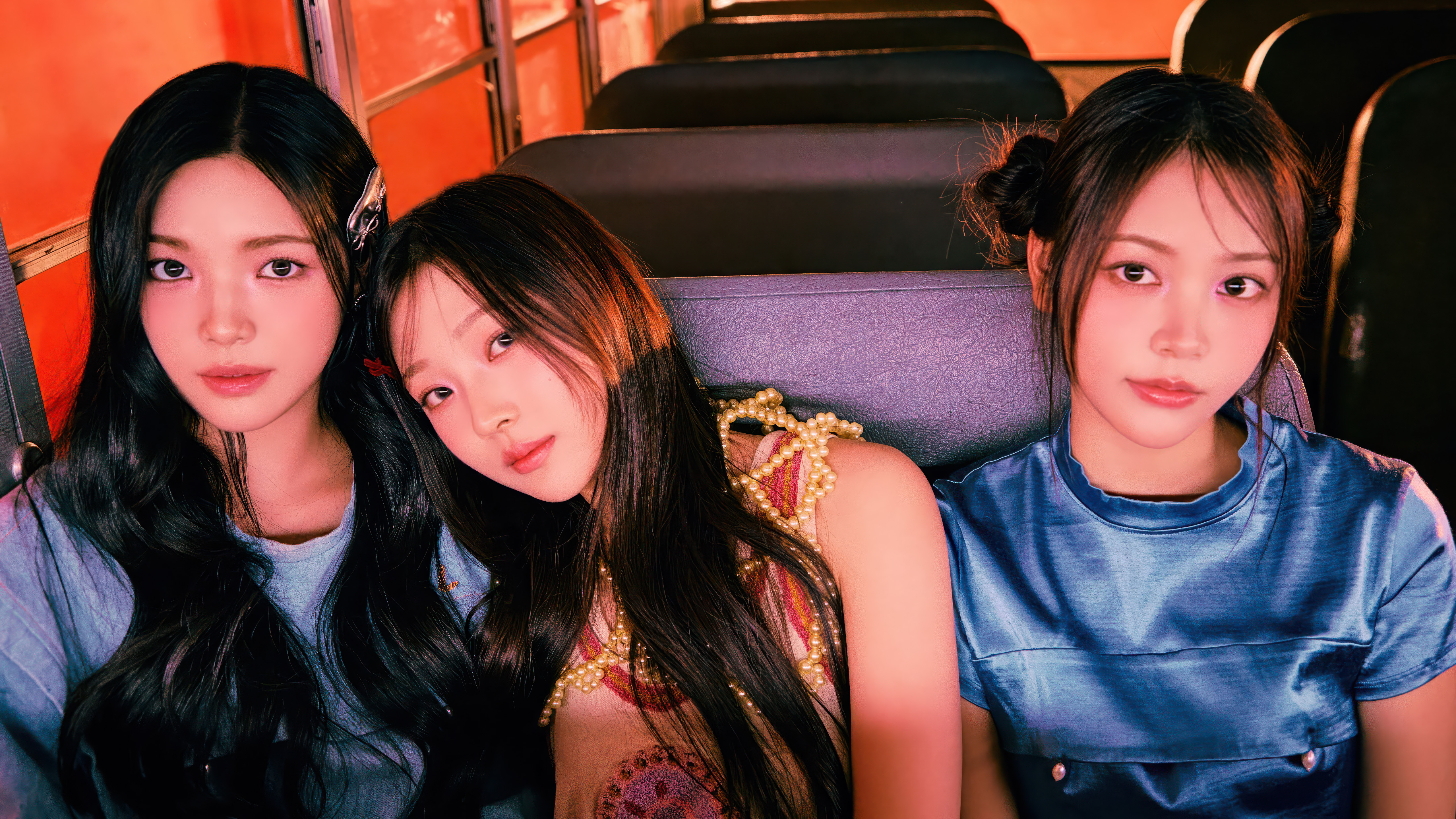 Hearts2Hearts 4K Wallpaper