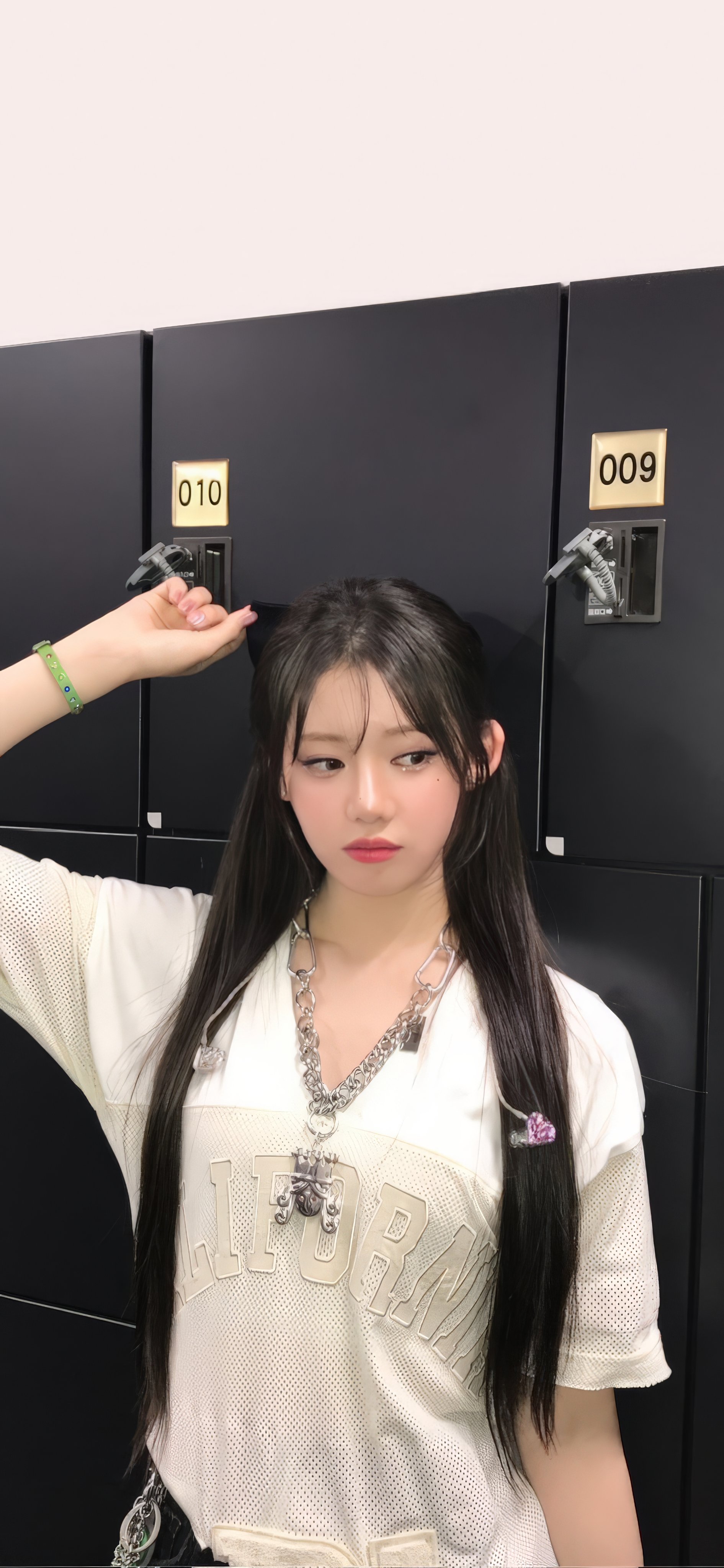 emma - #RORA Wallpaper (4K) #BABYMONSTER #베이비몬스터 #로라 #Wallpaper