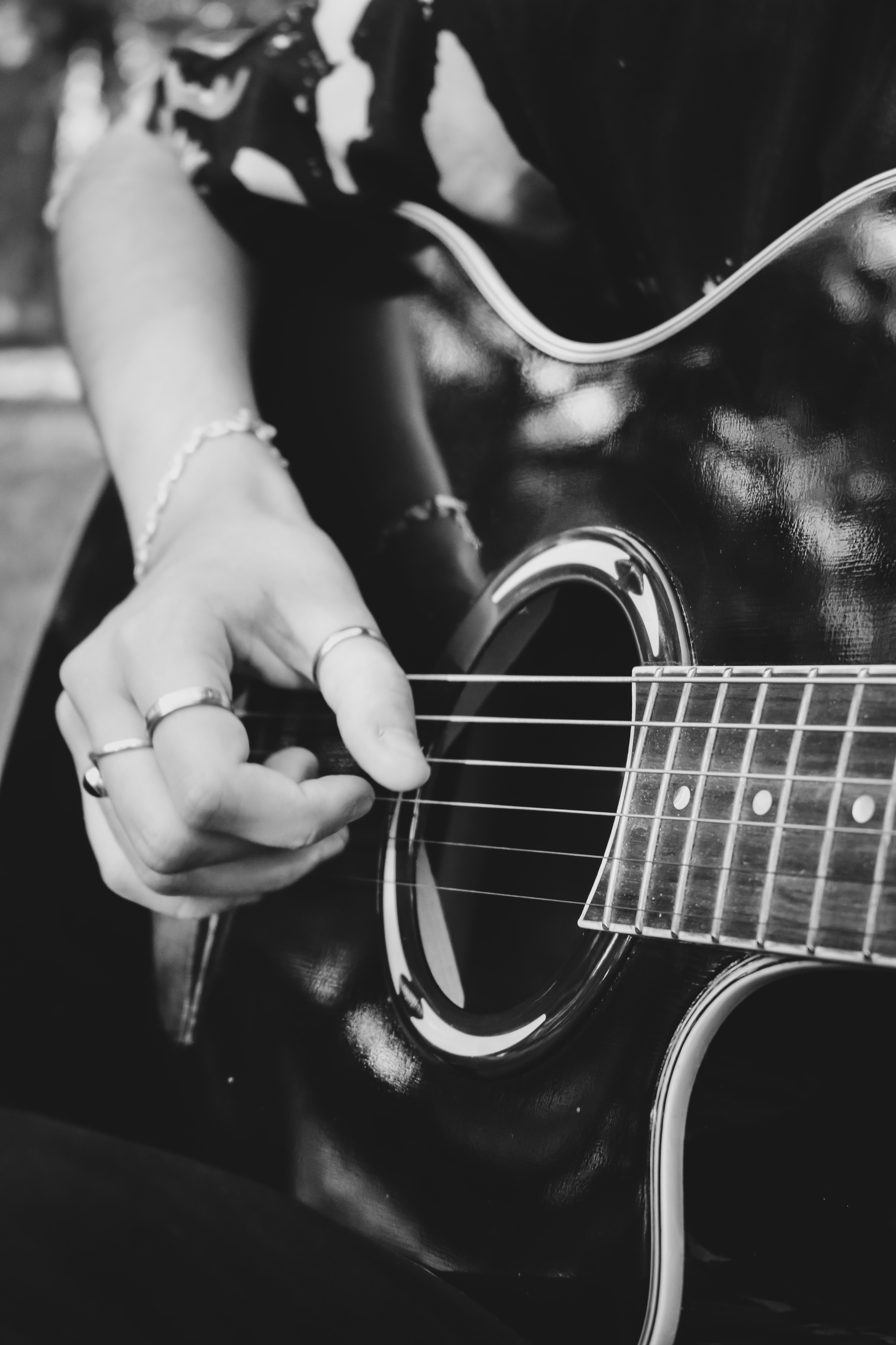 Download wallpaper 4000x6000 guitar, guitarist, musical instrument, bw, hand HD background
