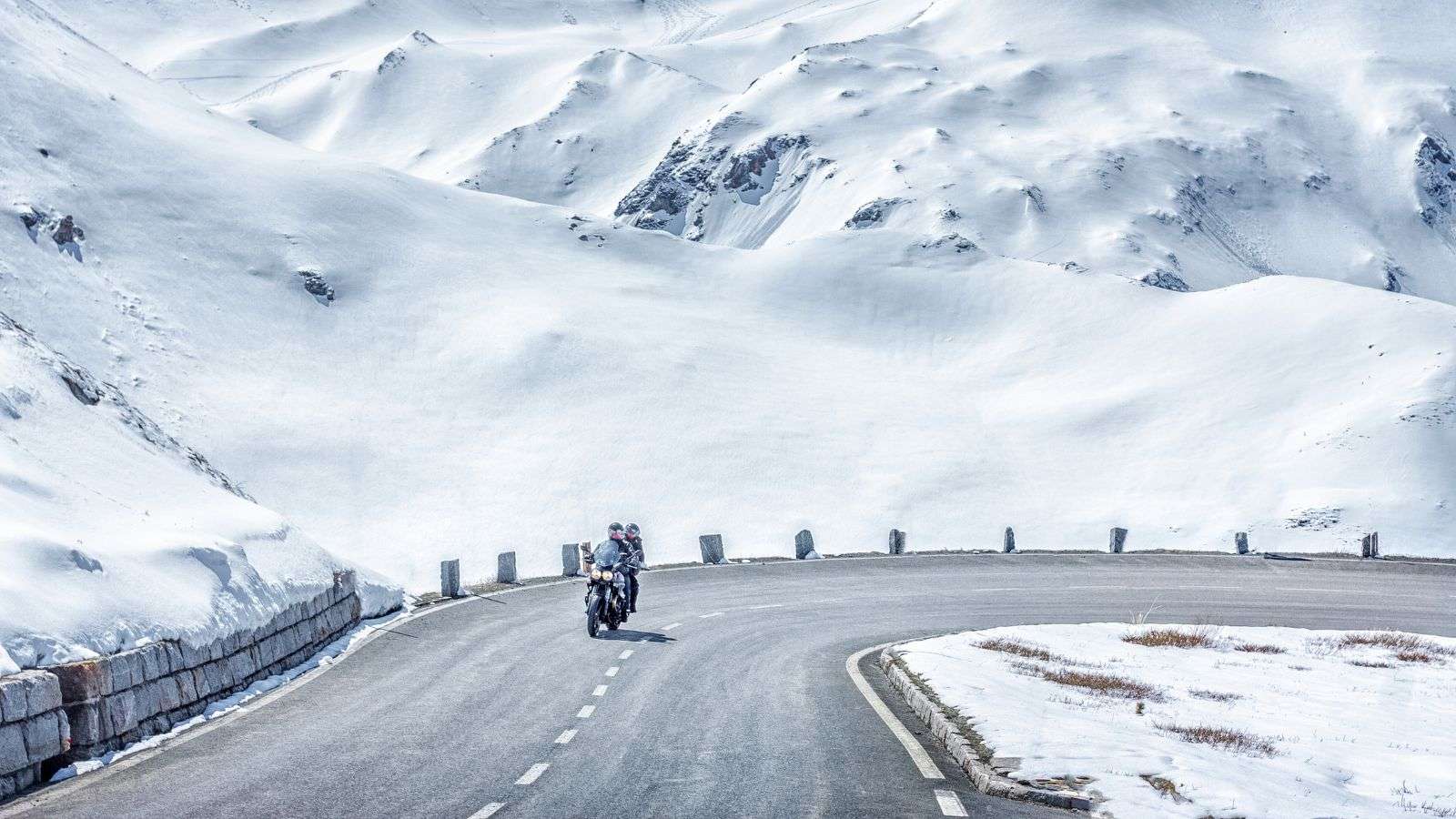 Ultimate Guide to Cold Weather Riding ❄️ Top Winter Motorcycle Riding Tips