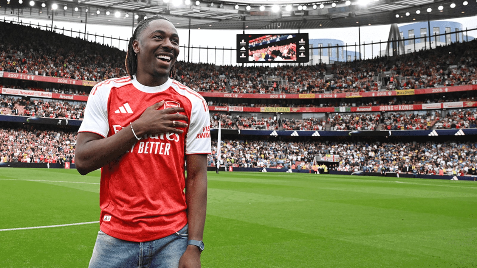 Gallery: Eze unveiled at Emirates Stadium
