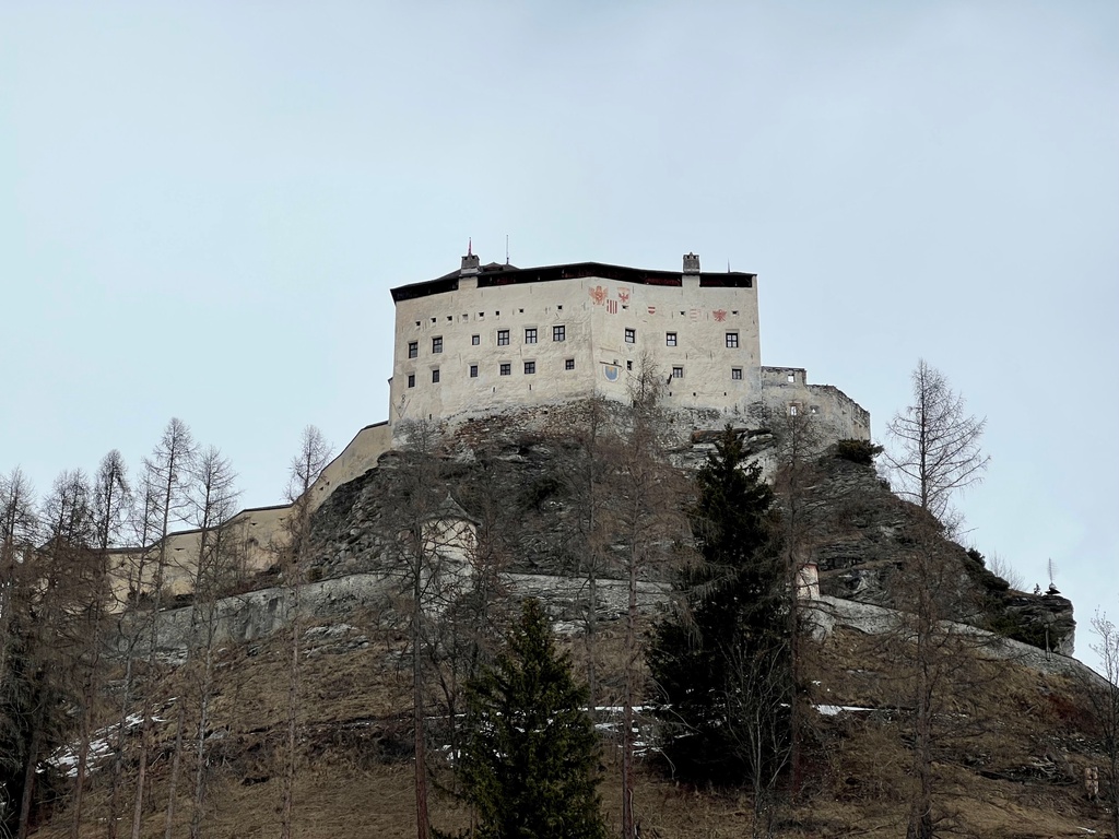 Tarasp Castle