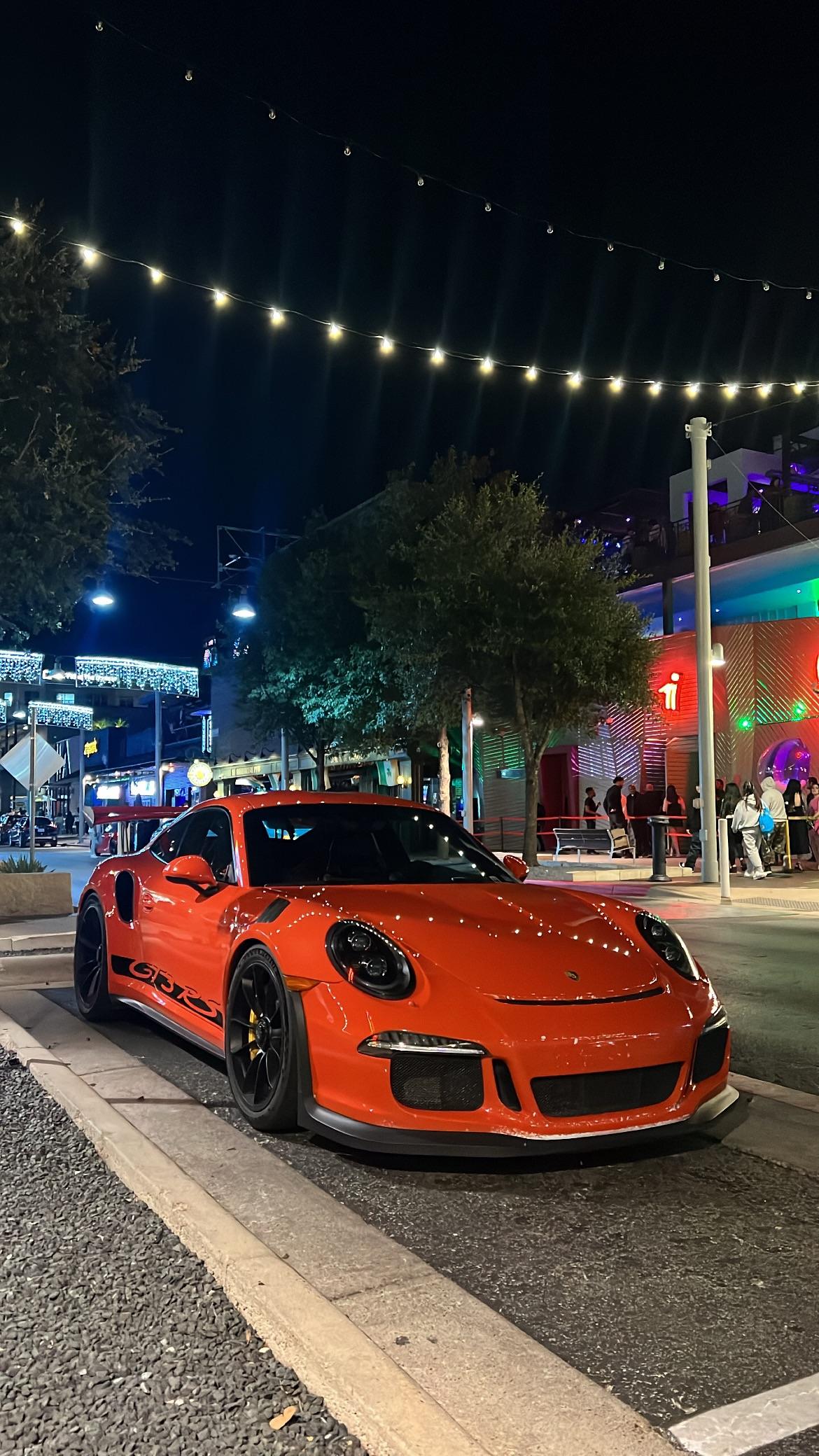 Lava Orange is the most popular color on the 991.1 GT3RS and it is easy to see why. Suits this car so well