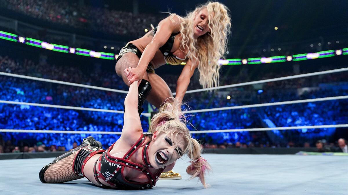 Charlotte Flair vs. Alexa Bliss - Raw Women's Championship Match: photoWWE