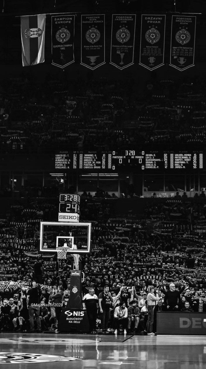 ROOM. Black and white picture wall, Samsung galaxy wallpaper, Black and white picture