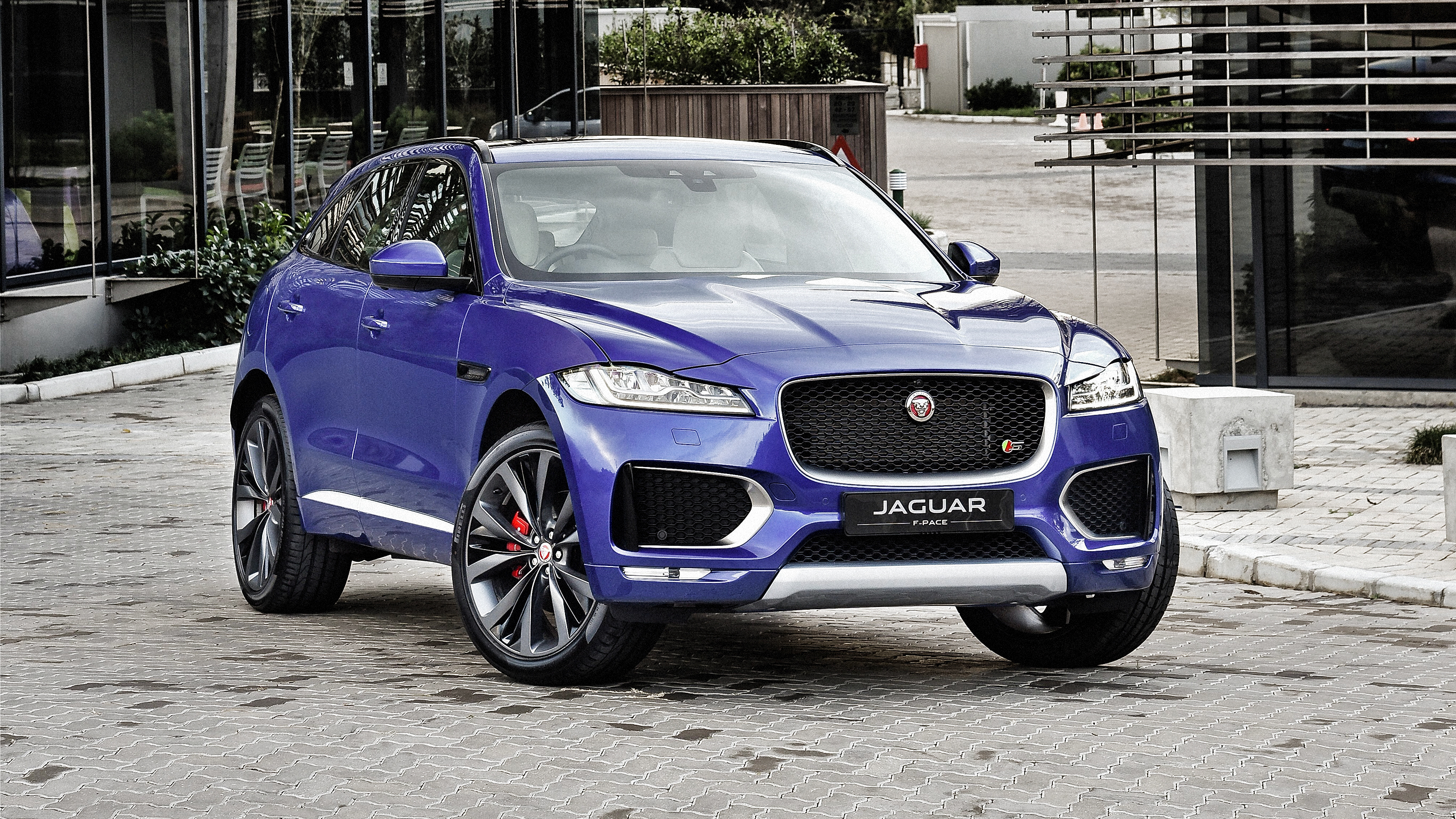 Jaguar F PACE SUV