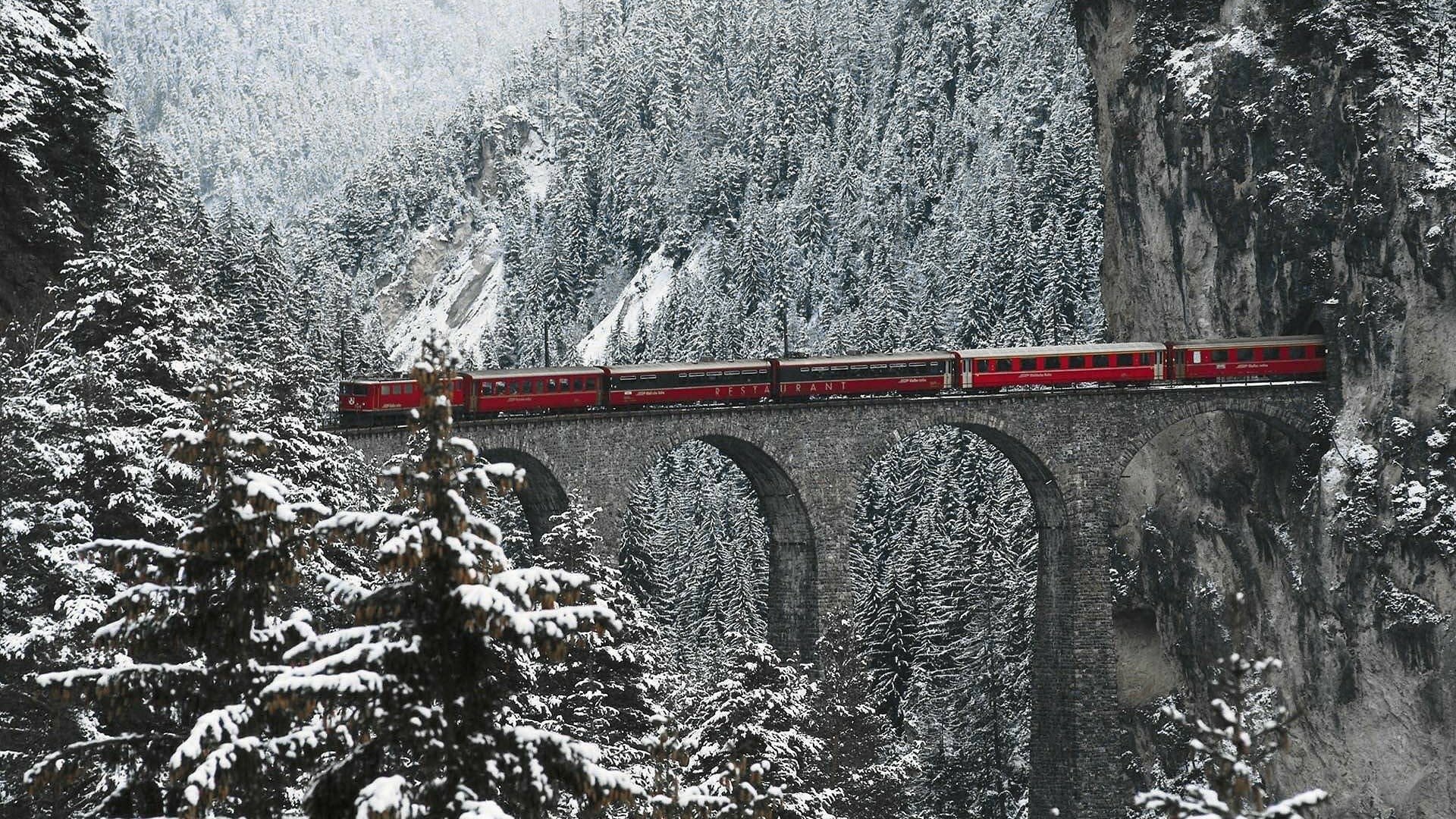 Stunning RhB Train HD Wallpaper in a Winter Wonderland