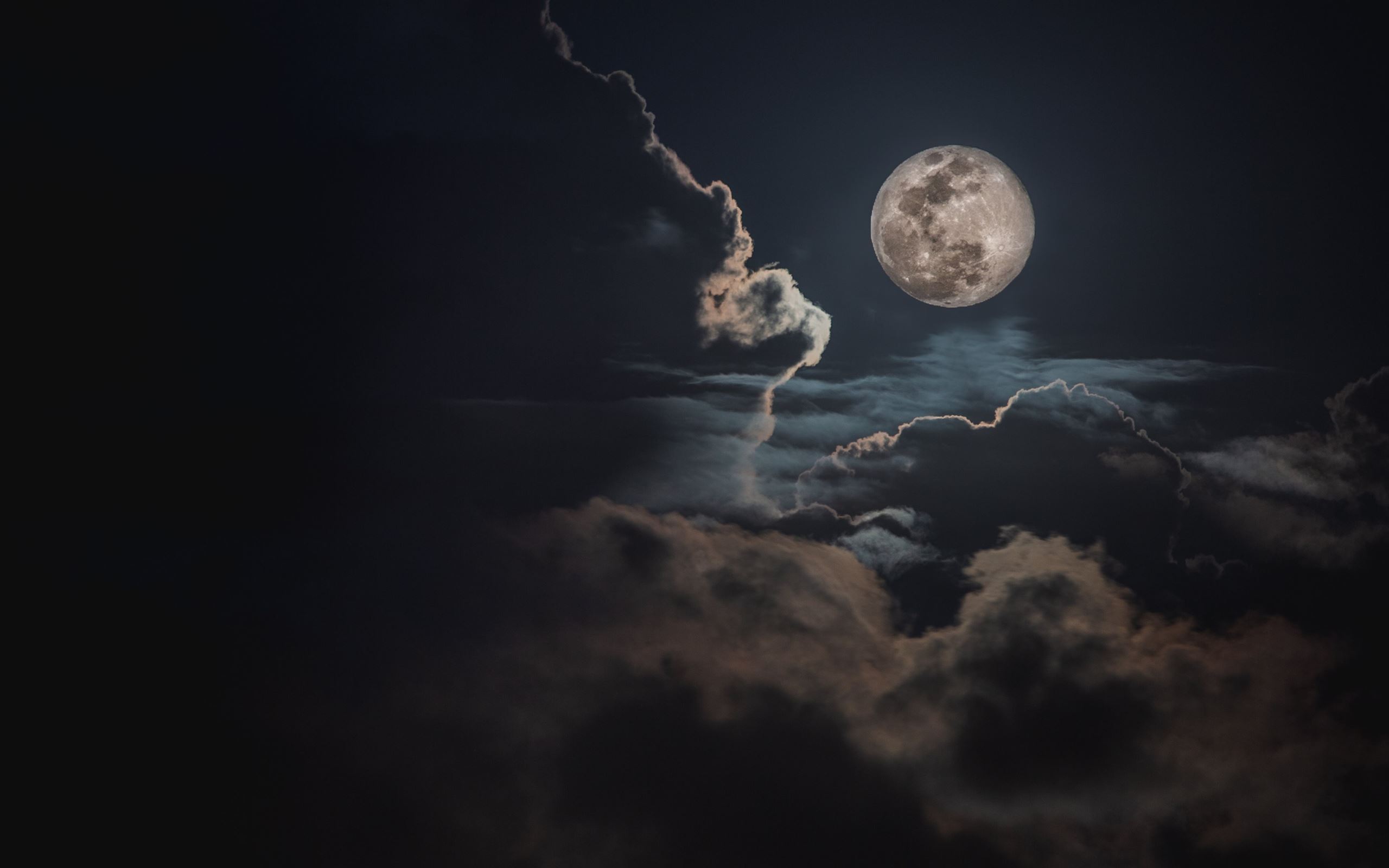Full Worm Equinox Moon MacBook Air Wallpaper Download