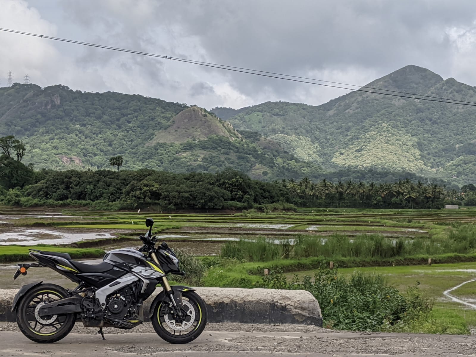 As Promised, Bajaj Pulsar NS400z, Tank to Tank AFE during a short 400kms interstate run today, plus some pics and 6th gear pull to 150 kmph