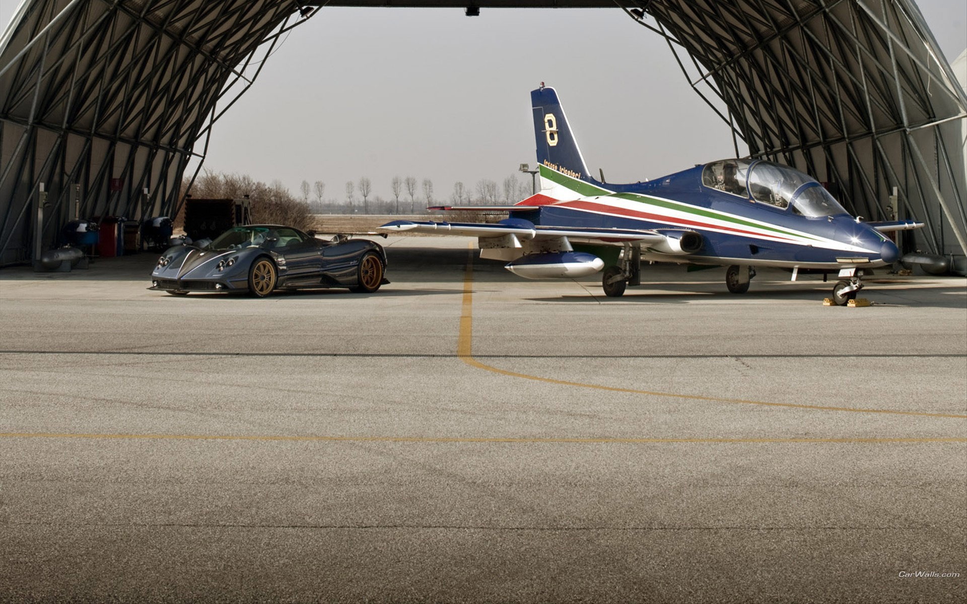 The car and the plane Desktop wallpaper 1400x1050