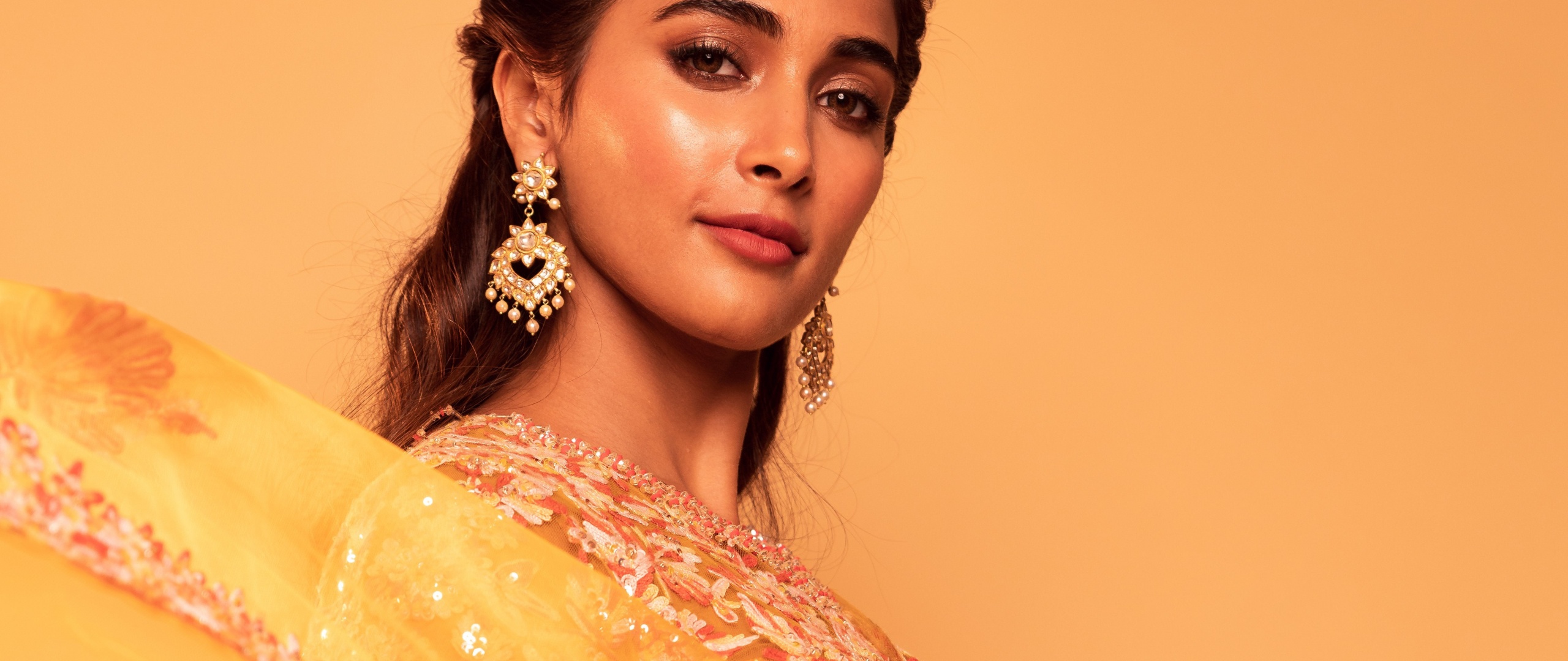Pooja Hegde 8K Wallpaper for Mobile phone
