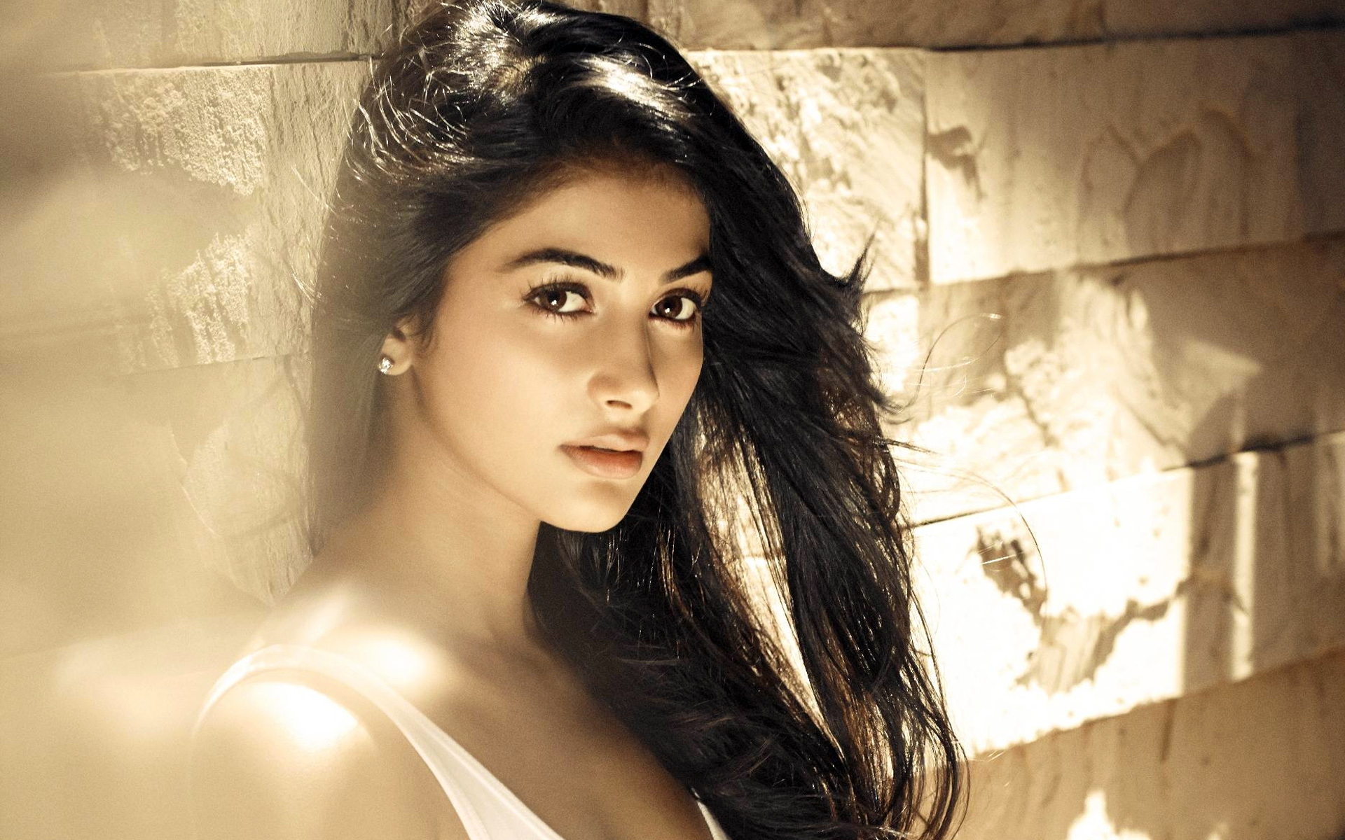 Phone wallpaper: Pooja Hegde, Celebrity 699163