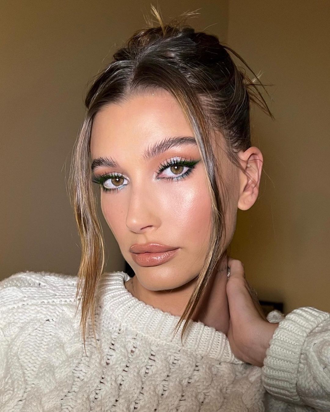 Grunge Makeup: Rockstar Girlfriend Glam Is Trending for 2023