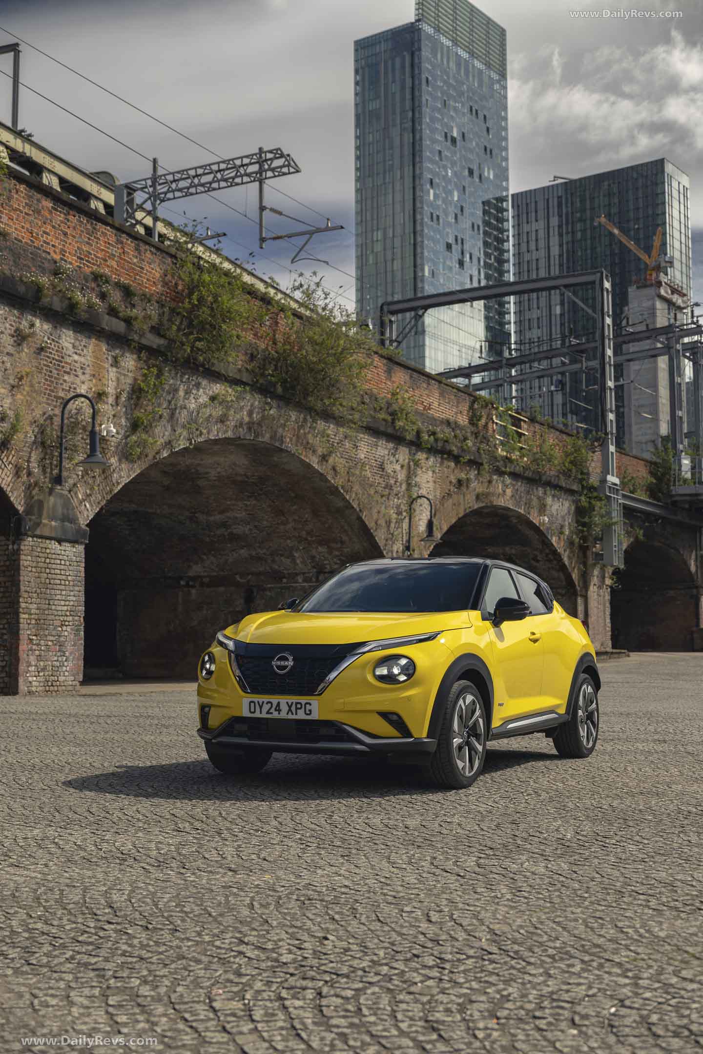 2025 Nissan Juke HEV Tekna HD Photo, Videos, Specs, Features & Price