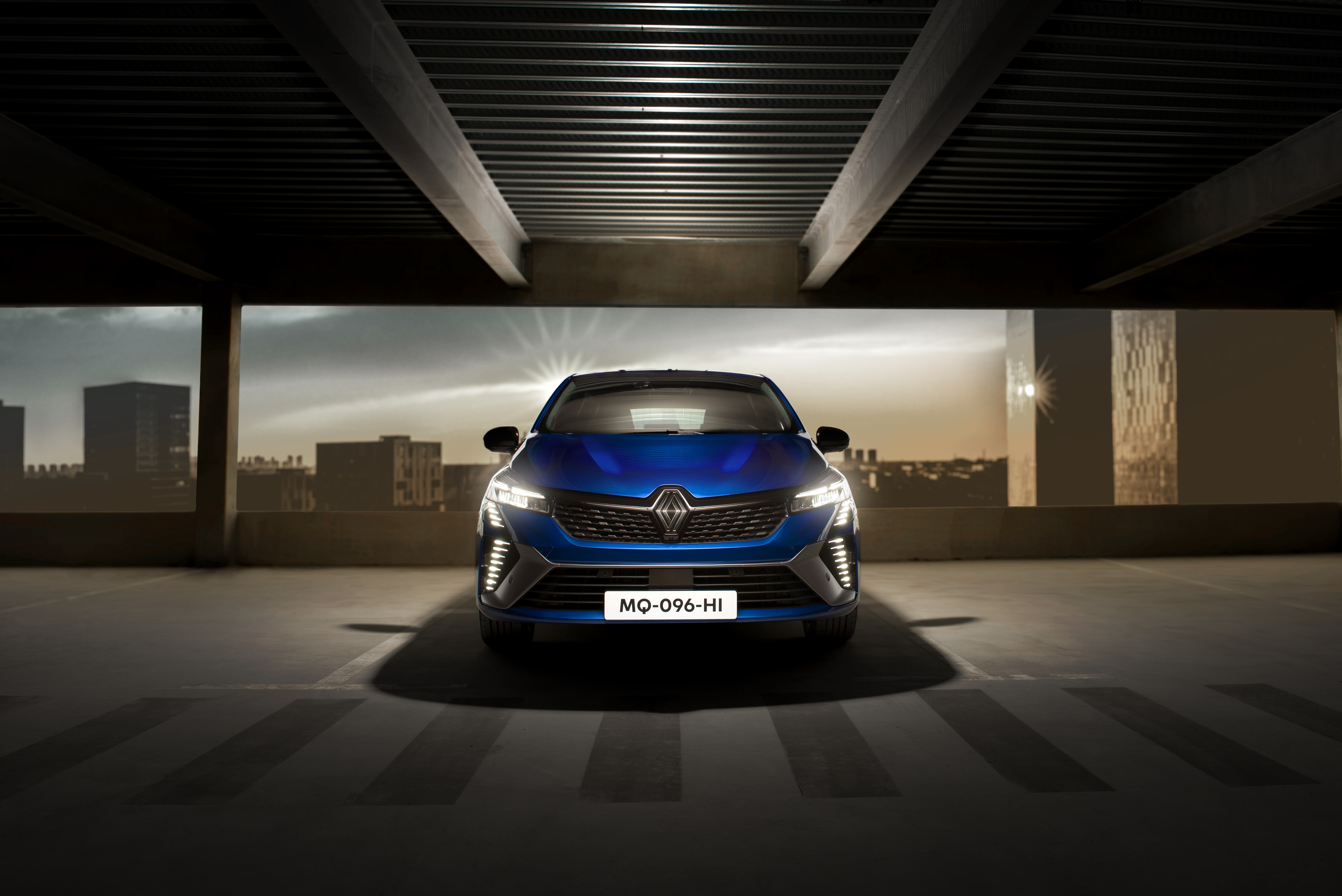 Download Renault Vehicle Renault Clio HD Wallpaper