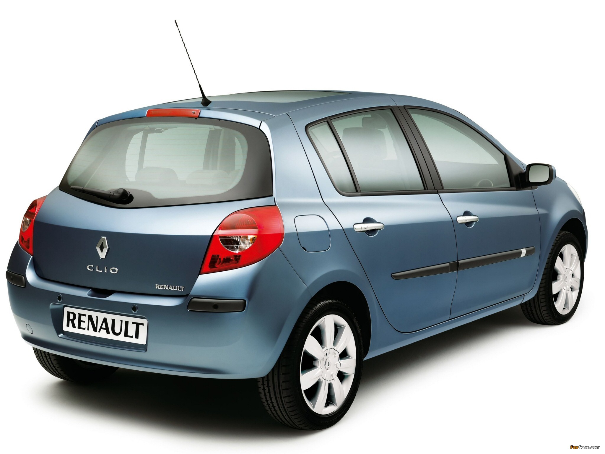 Renault Clio 5 Door 2005–09 Wallpaper (2048x1536)