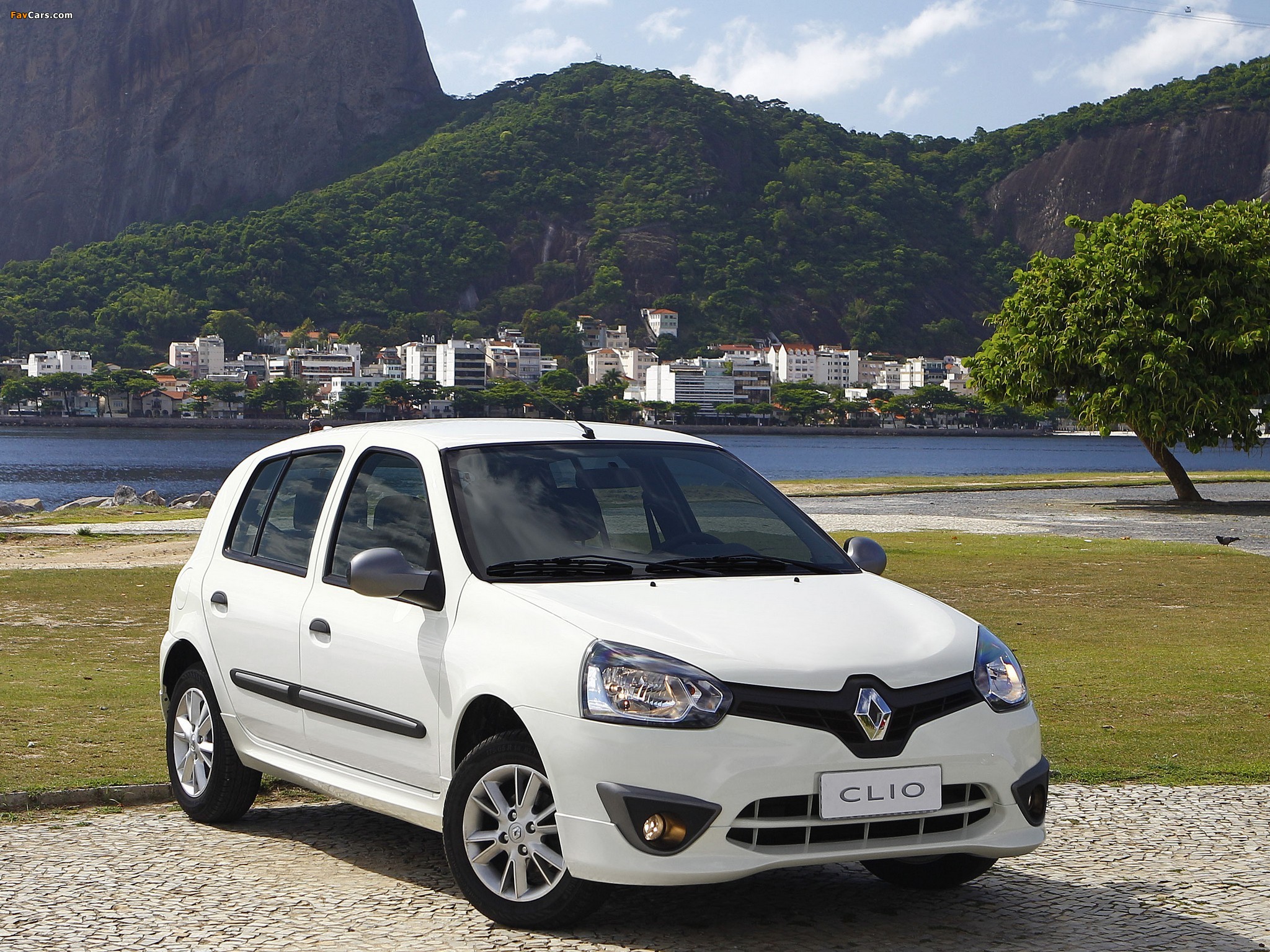 Renault Clio Mercosur 5 Door 2012 Wallpaper (2048x1536)