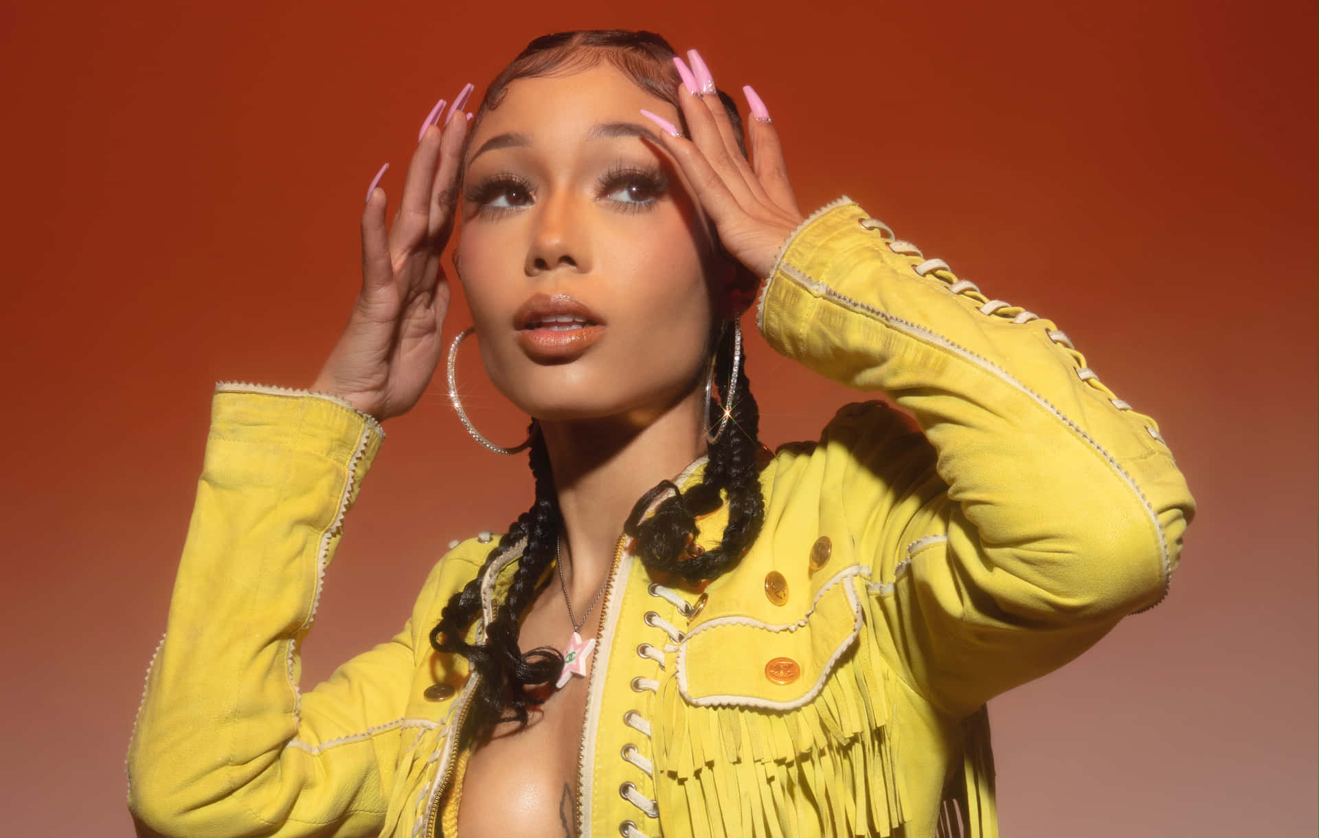 Download Singer and rapper Coi Leray performing at the 2017 VH1 Hip Hop Honors Wallpaper