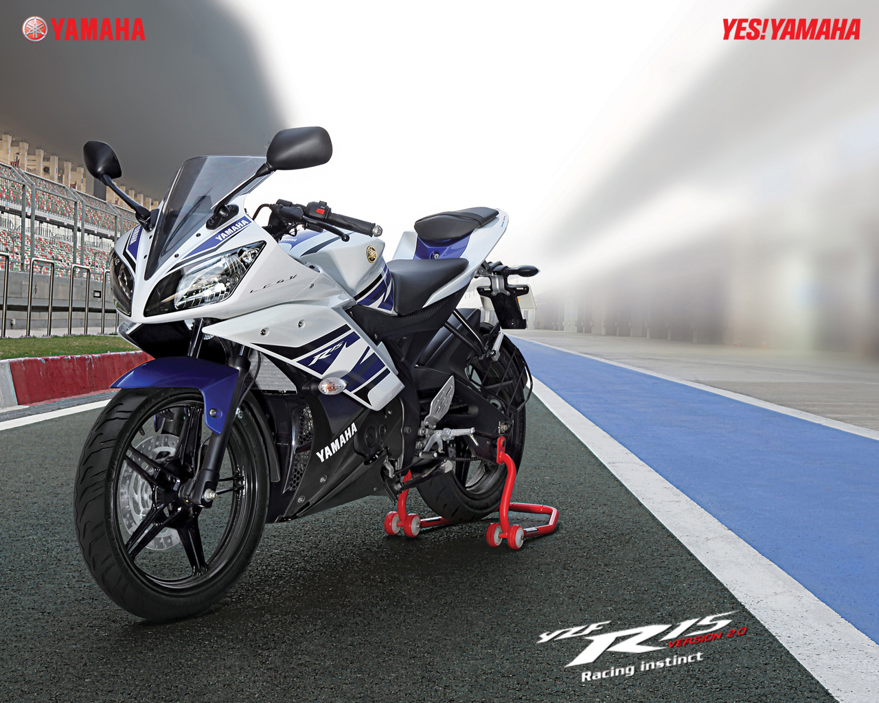 Yamaha New R15 Front 3 Quarter 'White Blue'