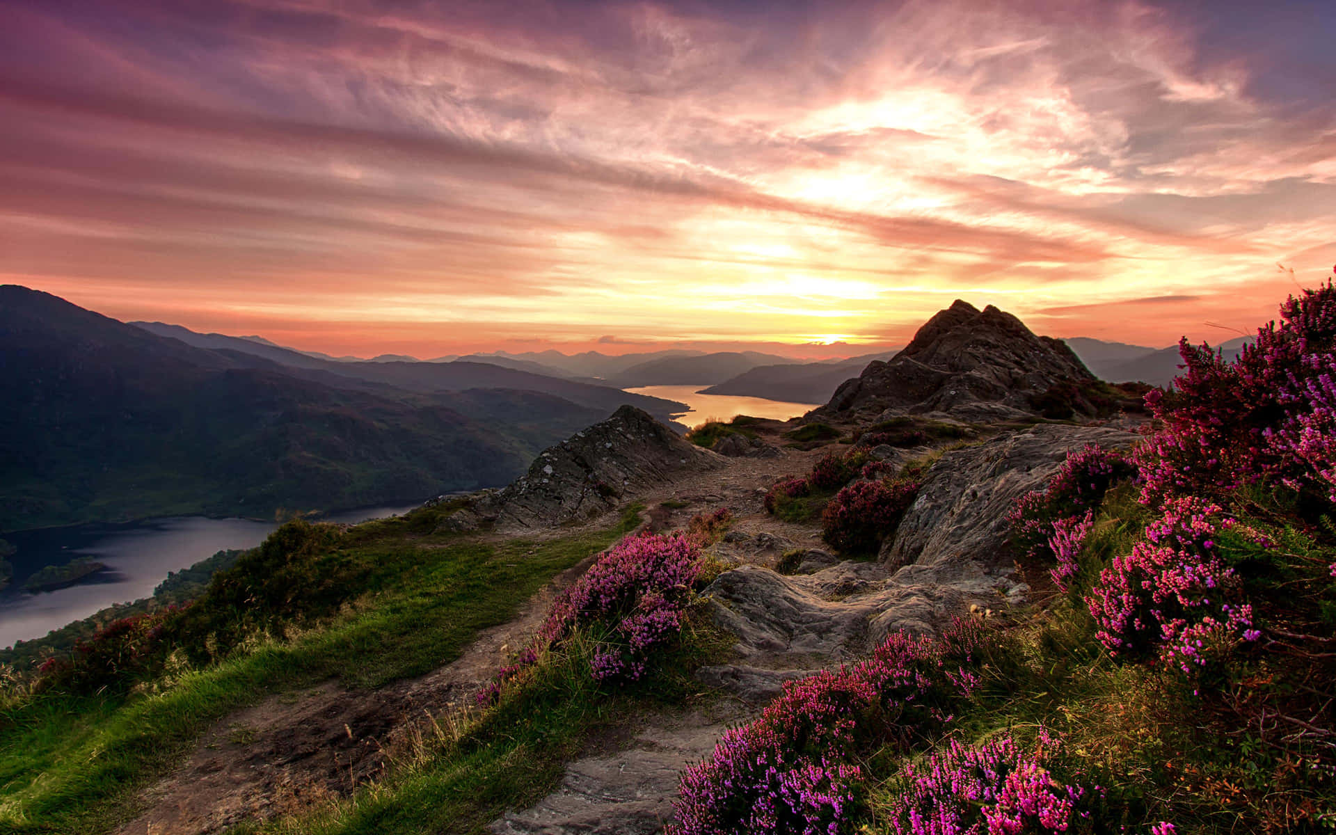 Download Oh, the beauty of Scotland Wallpaper