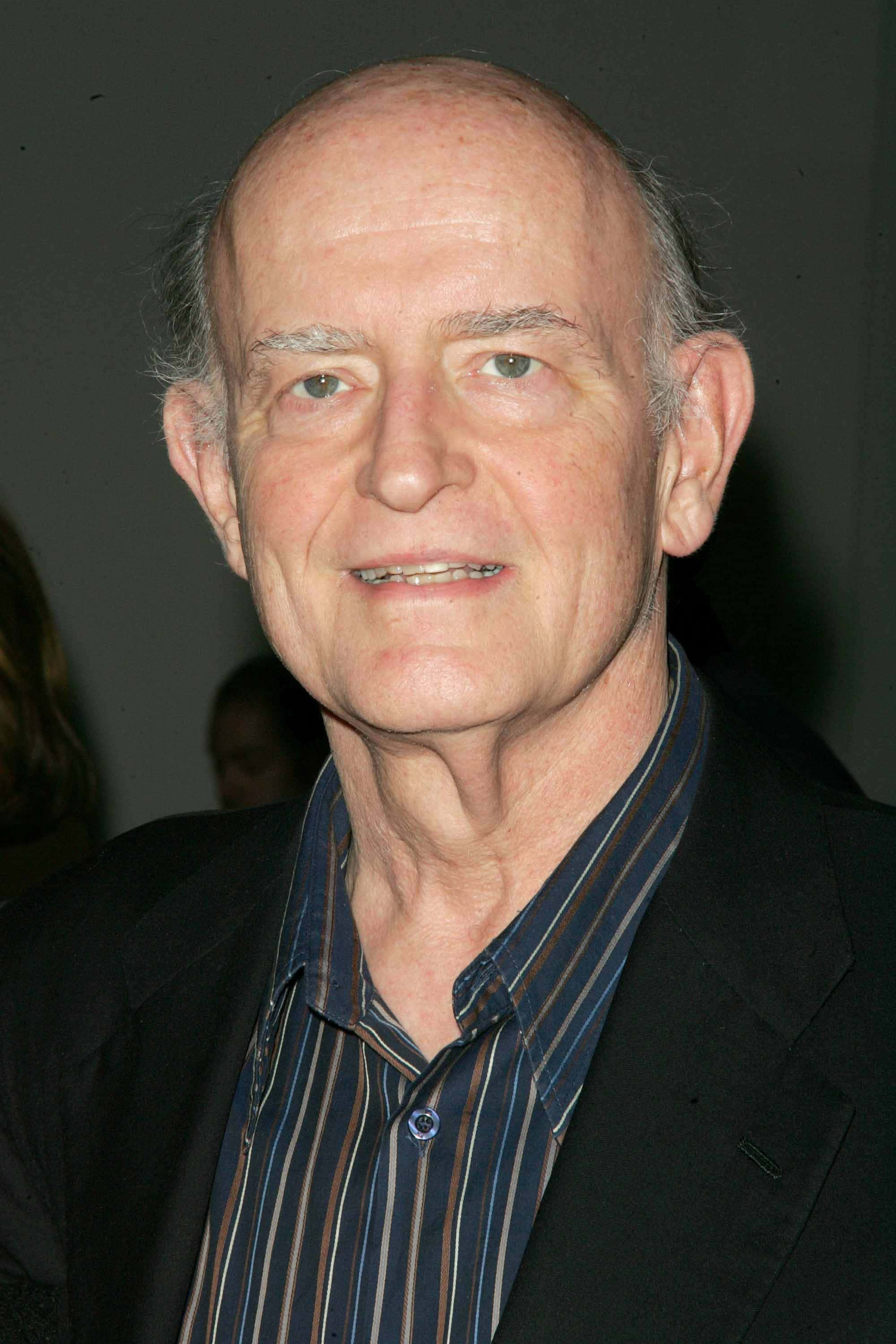 Download Peter Boyle of 'Everybody Loves Raymond' fame Wallpaper