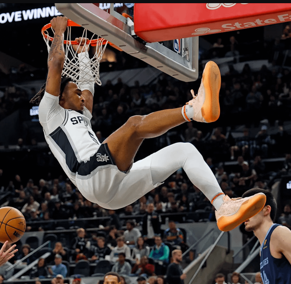Can someone make a Stephon Castle picture for me & others to use as their lock screen or profile picture?